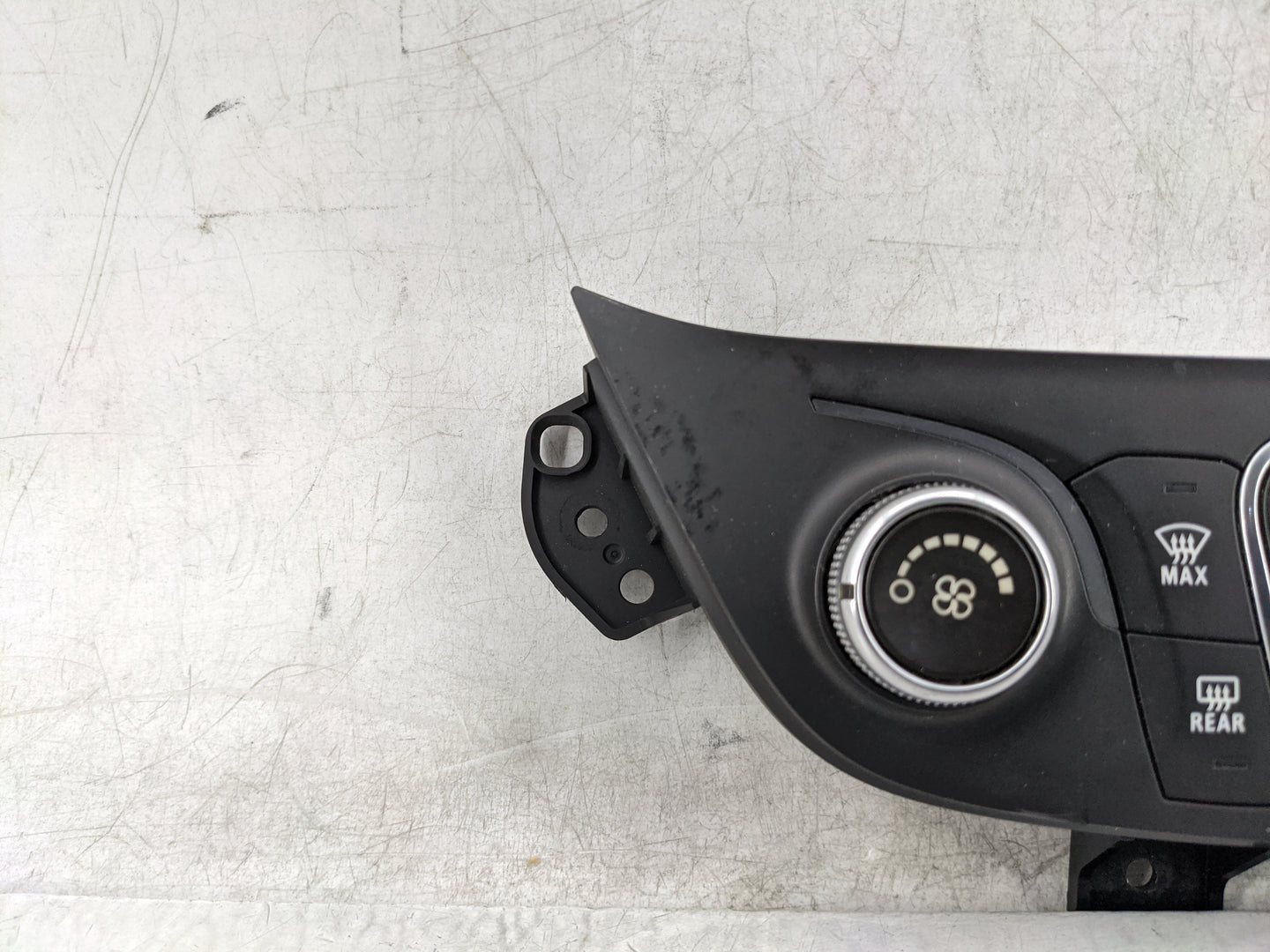 2019-2021 Chevrolet Equinox Climate Control Module Temperature AC/Heater Replacement P/N:000235226 84422503 Fits OEM Used Au