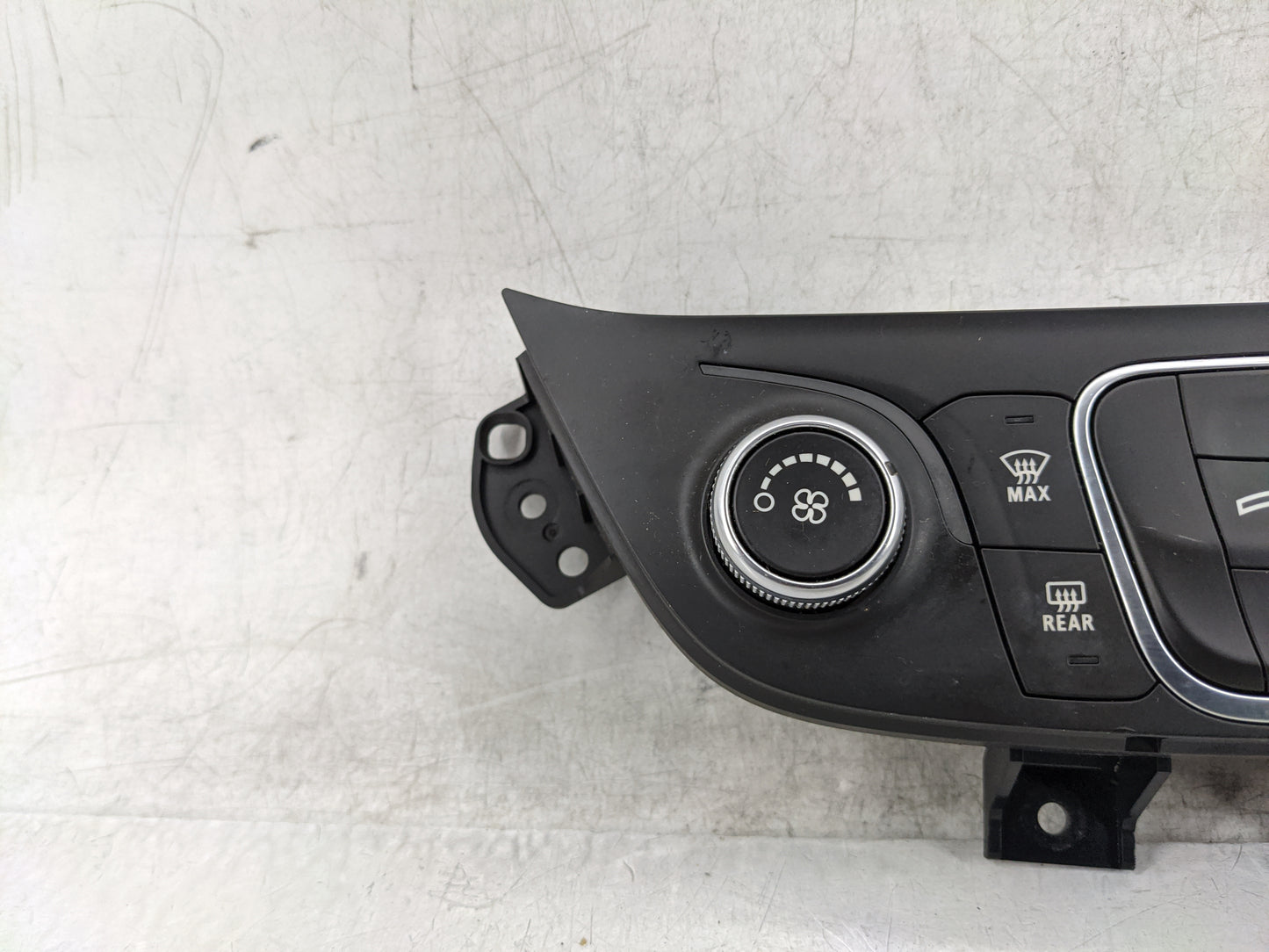 2018-2019 Chevrolet Equinox Climate Control Module Temperature AC/Heater Replacement P/N:000235226 84422501 Fits Fits 2018 2