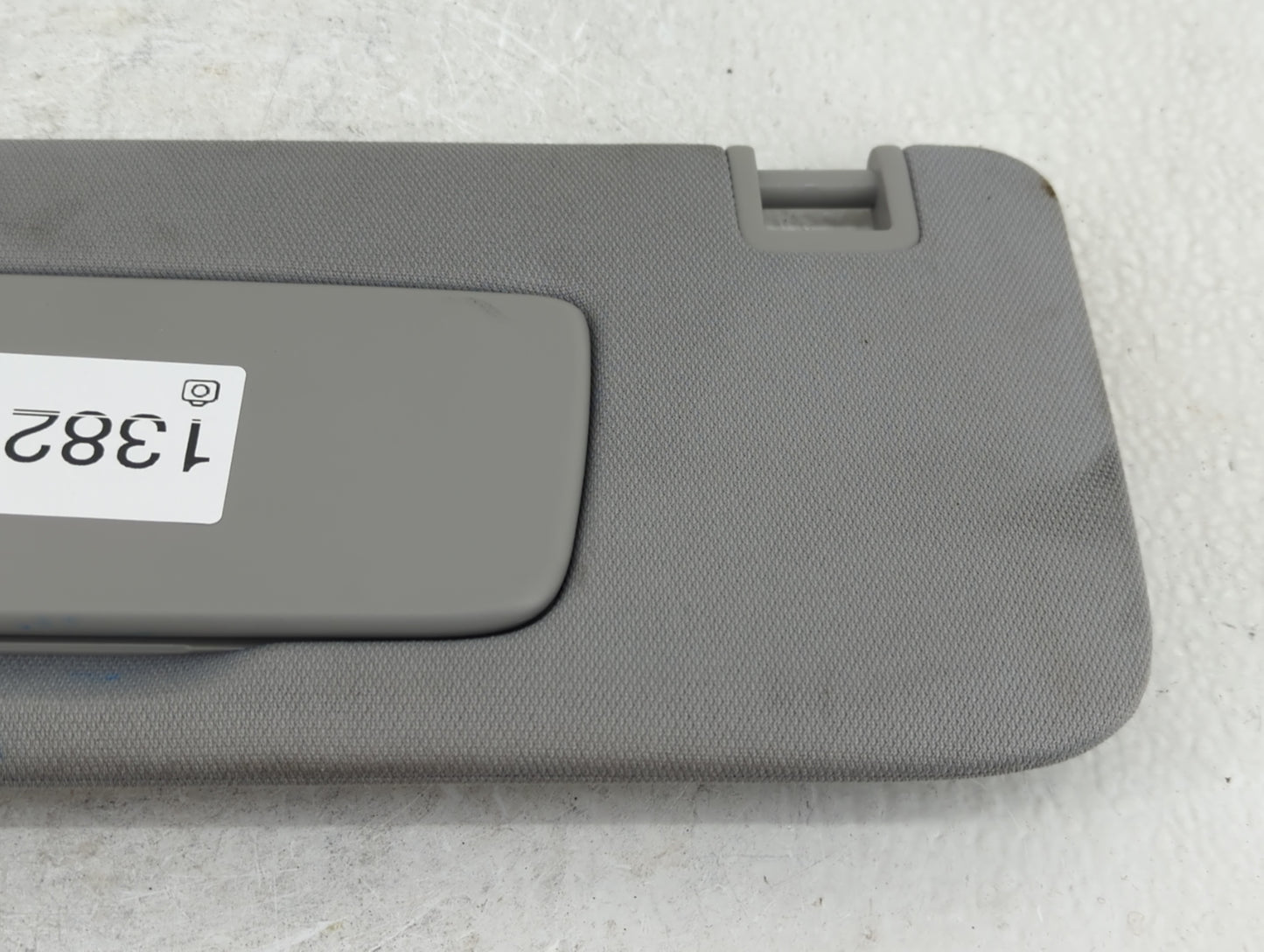 2018-2019 Chevrolet Equinox Sun Visor Shade Replacement Driver Left Mirror Fits Fits 2018 2019 OEM Used Auto Parts - Oemused