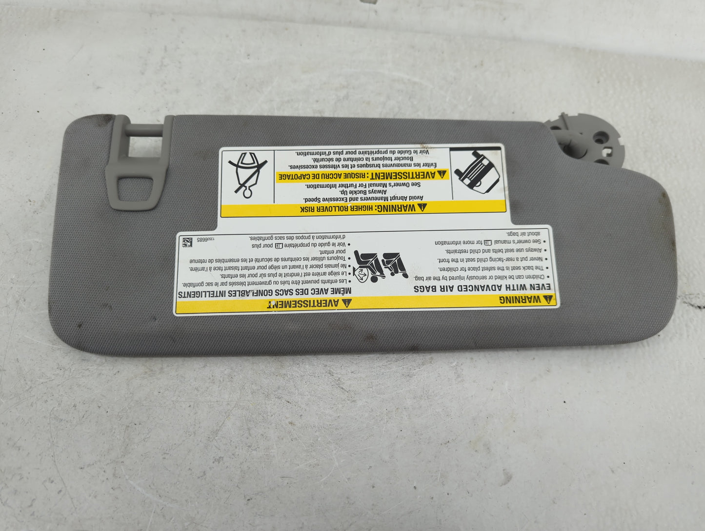 2018-2019 Chevrolet Equinox Sun Visor Shade Replacement Driver Left Mirror Fits Fits 2018 2019 OEM Used Auto Parts - Oemused