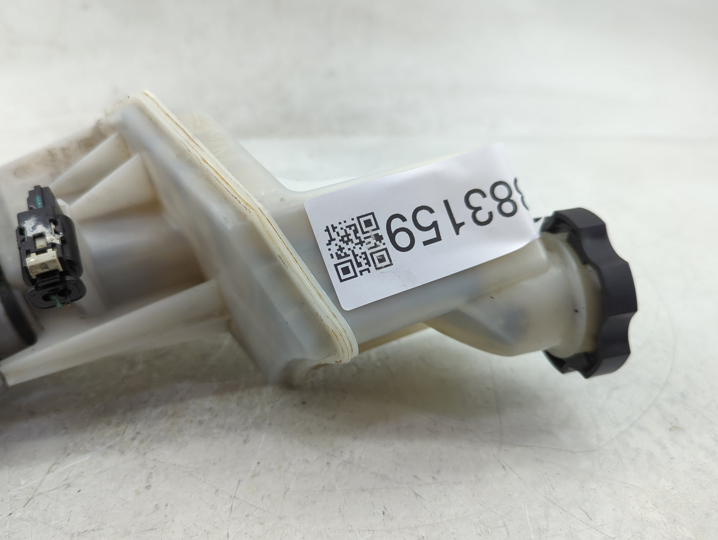 2018-2022 Chevrolet Equinox Brake Master Cylinder 1383159 - Oemusedautoparts1.com