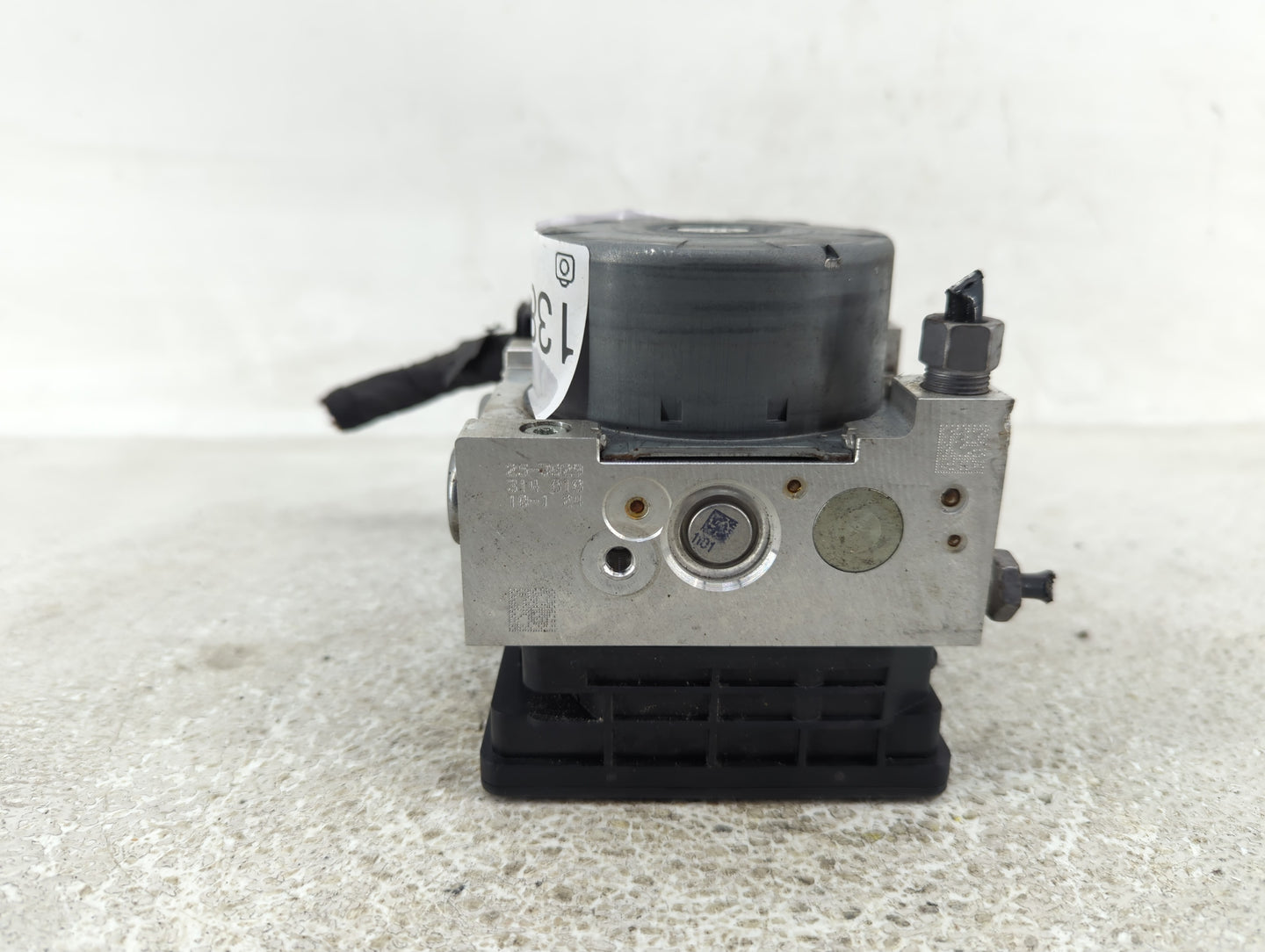 2019-2020 Chevrolet Equinox ABS Pump Control Module Replacement P/N:84560131 Fits Fits 2019 2020 2021 2022 OEM Used Auto Par