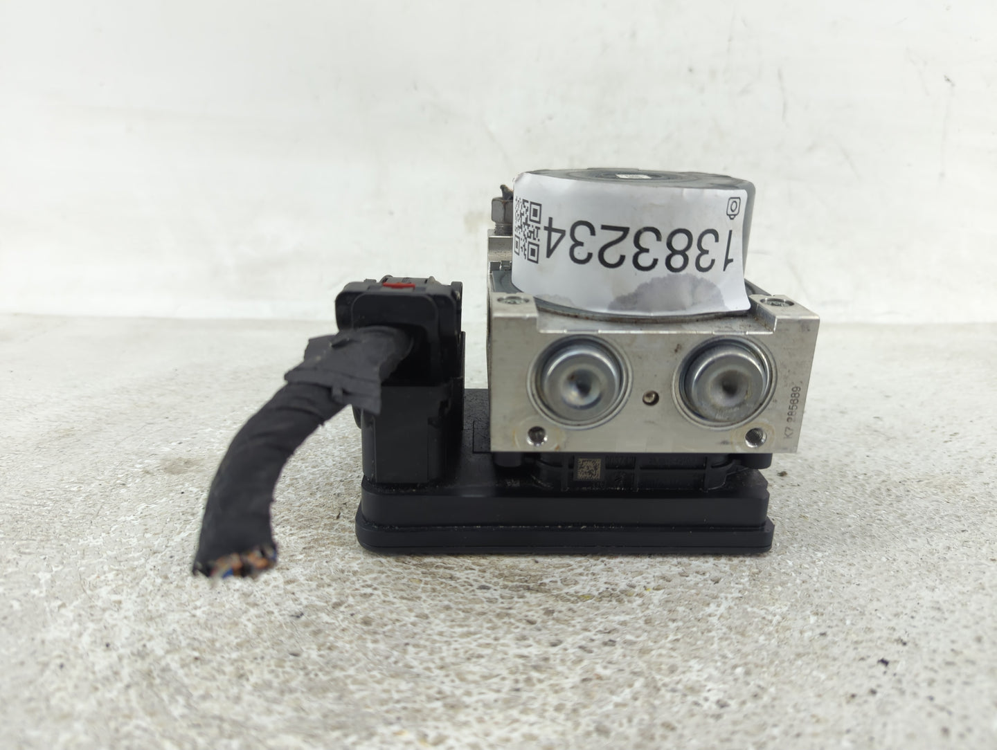 2019-2020 Chevrolet Equinox ABS Pump Control Module Replacement P/N:84560131 Fits Fits 2019 2020 2021 2022 OEM Used Auto Par