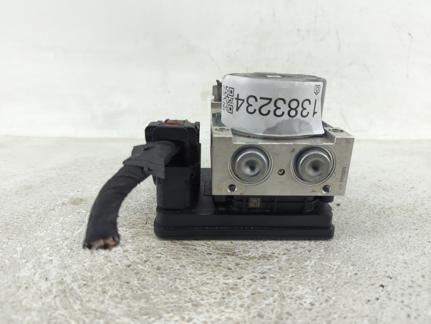 2019-2020 Chevrolet Equinox ABS Pump Control Module Replacement P/N:84560131 Fits Fits 2019 2020 2021 2022 OEM Used Auto Par