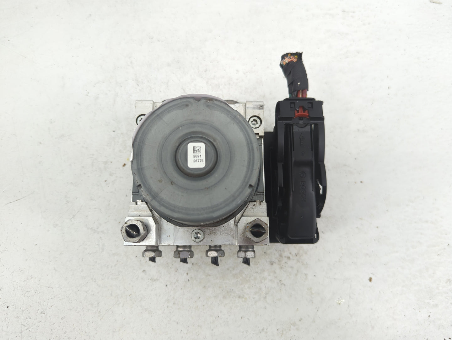 2019-2020 Chevrolet Equinox ABS Pump Control Module Replacement P/N:84342052 Fits Fits 2019 2020 2021 2022 OEM Used Auto Par