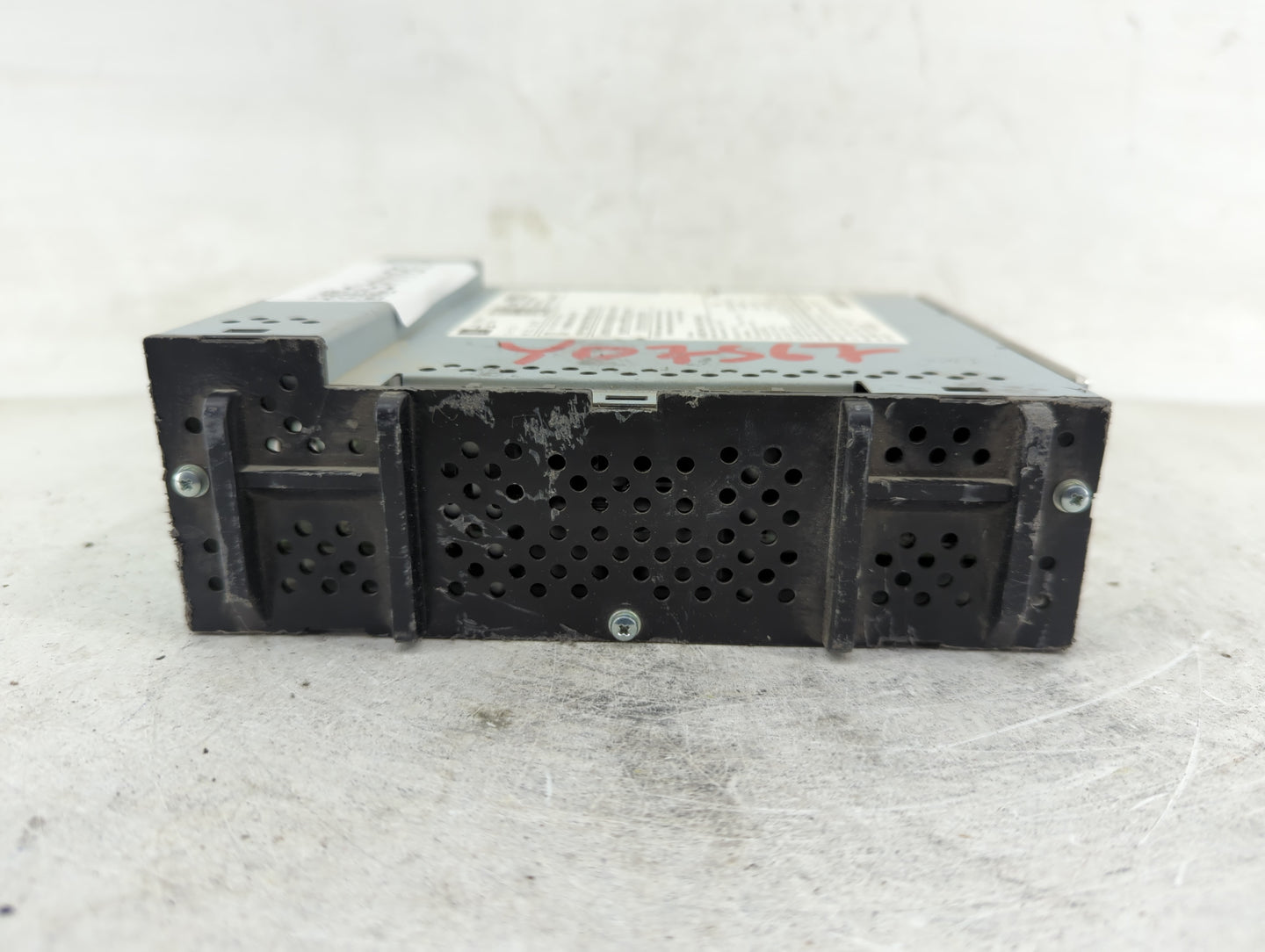 2019 Chevrolet Equinox Radio AM FM Cd Player Receiver Replacement P/N:812425551 84479963 Fits OEM Used Auto Parts - Oemuseda