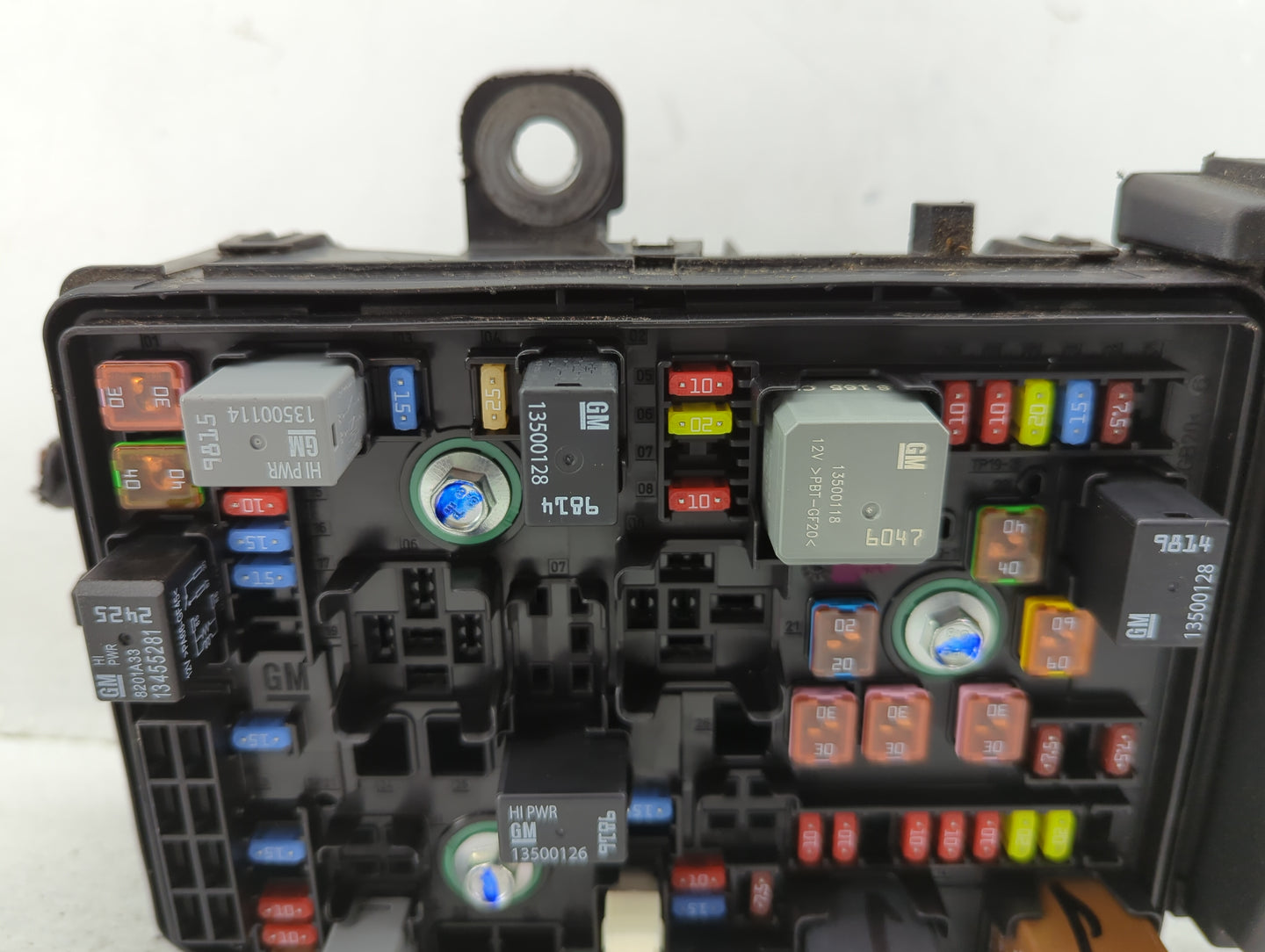 2018-2022 Chevrolet Equinox Fusebox Fuse Box Panel Relay Module P/N:812461952 23246682 Fits Fits 2018 2019 2020 2021 2022 OE