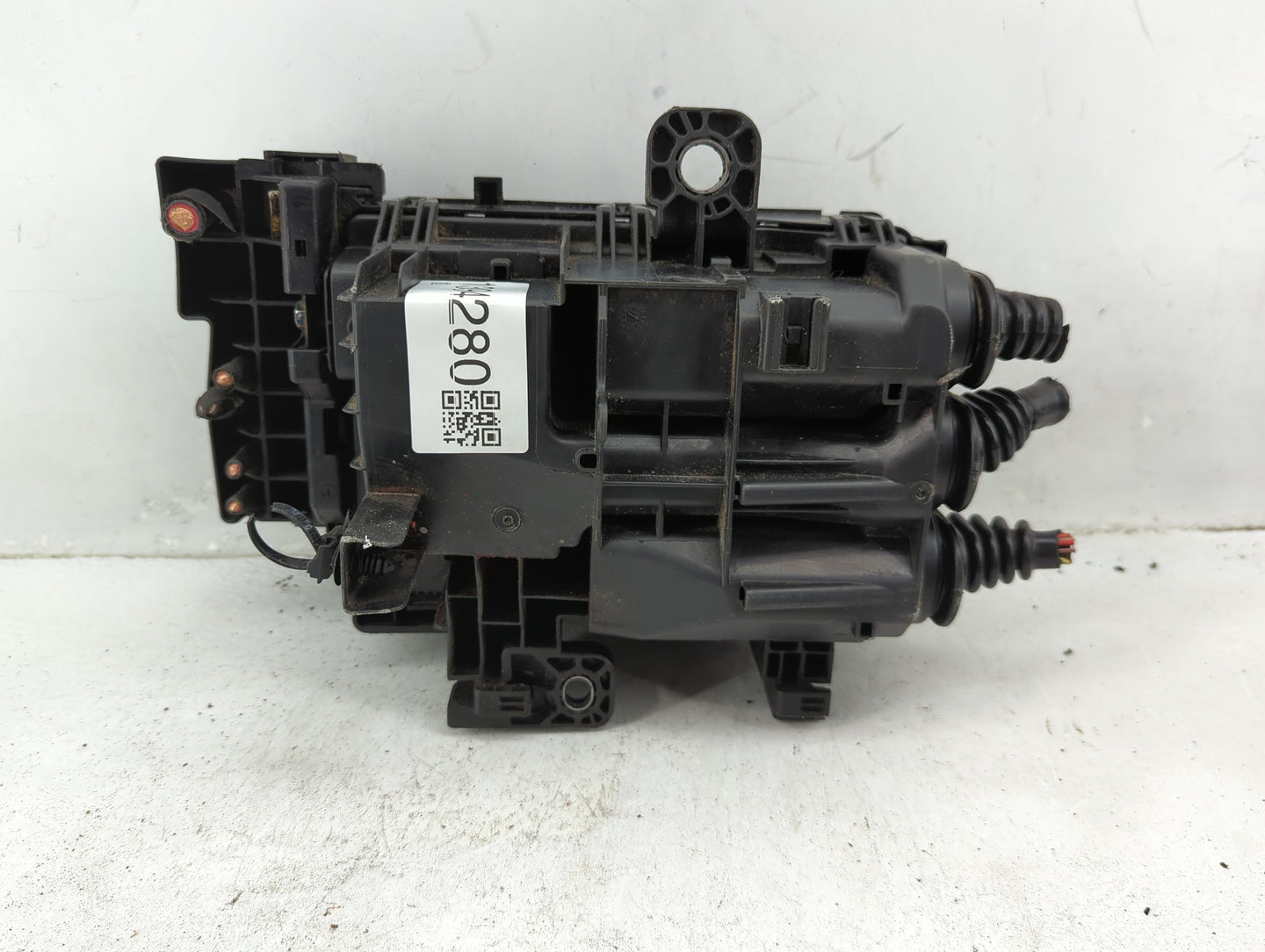 2018-2022 Chevrolet Equinox Fusebox Fuse Box Panel Relay Module P/N:812461952 23246682 Fits Fits 2018 2019 2020 2021 2022 OE