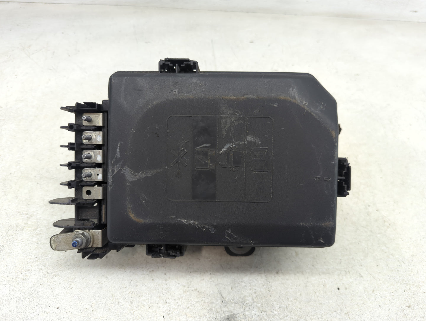 2018-2022 Chevrolet Equinox Fusebox Fuse Box Panel Relay Module P/N:84733372 812461952 Fits Fits 2018 2019 2020 2021 2022 OE