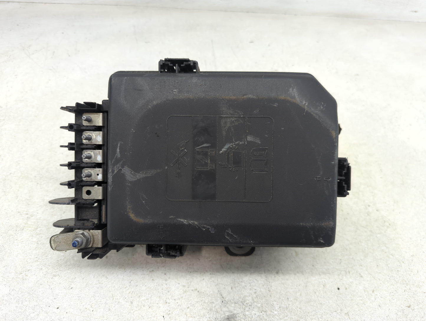 2018-2022 Chevrolet Equinox Fusebox Fuse Box Panel Relay Module P/N:84733372 812461952 Fits Fits 2018 2019 2020 2021 2022 OE