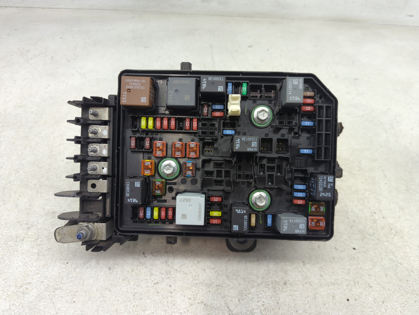 2018-2022 Chevrolet Equinox Fusebox Fuse Box Panel Relay Module P/N:84733372 812461952 Fits Fits 2018 2019 2020 2021 2022 OE