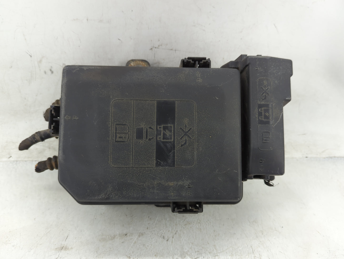 2018-2022 Chevrolet Equinox Fusebox Fuse Box Panel Relay Module P/N:812461952 84582317 Fits Fits 2018 2019 2020 2021 2022 OE