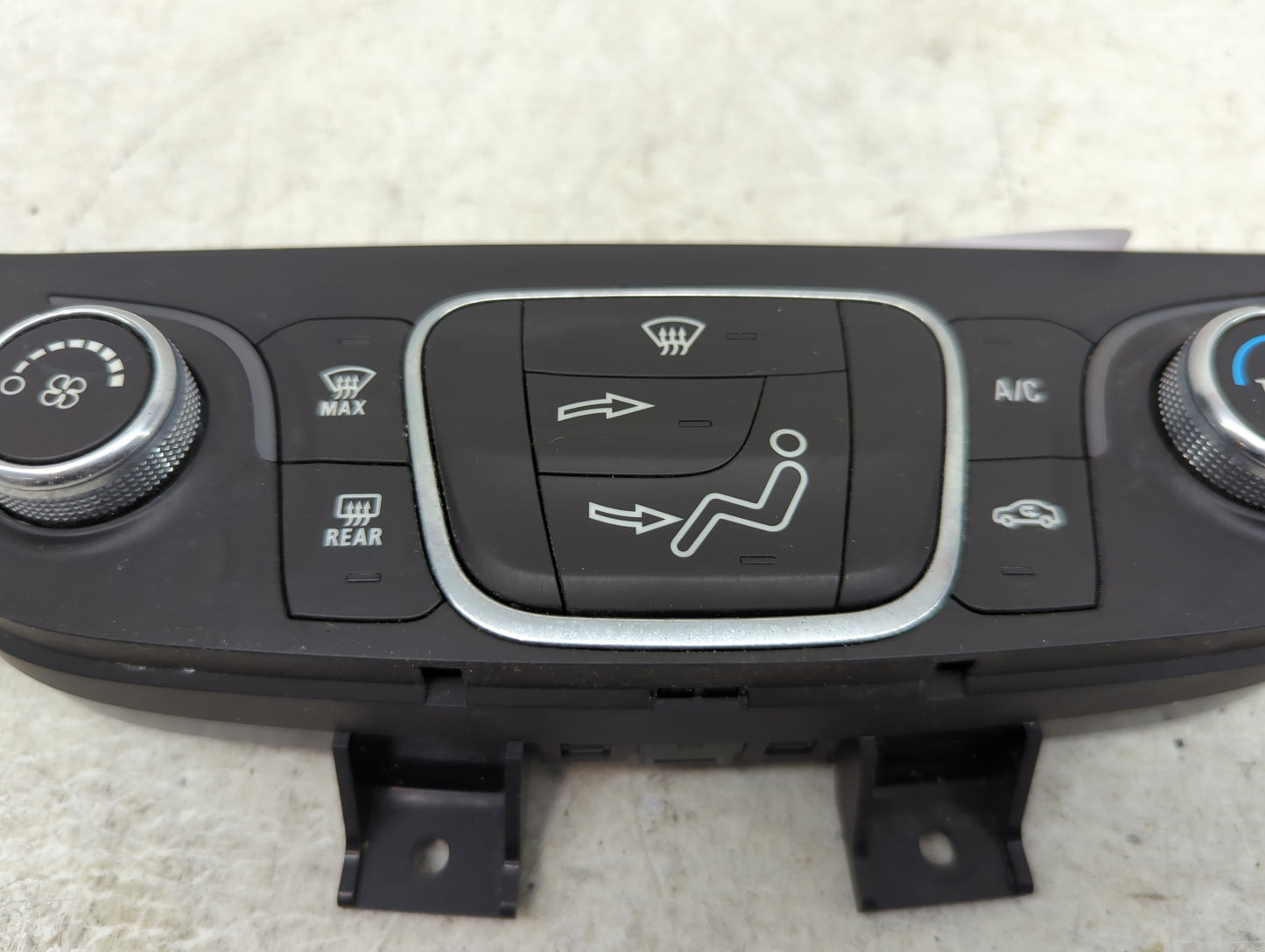 2018-2019 Chevrolet Equinox Climate Control Module Temperature AC/Heater Replacement P/N:84422503 Fits Fits 2018 2019 OEM Us