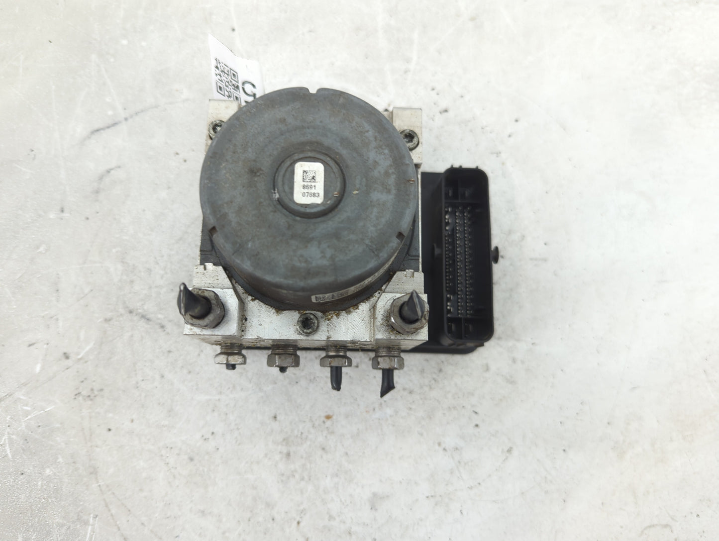 2018-2019 Chevrolet Equinox ABS Pump Control Module Replacement P/N:84414759 Fits Fits 2018 2019 2020 2021 OEM Used Auto Par
