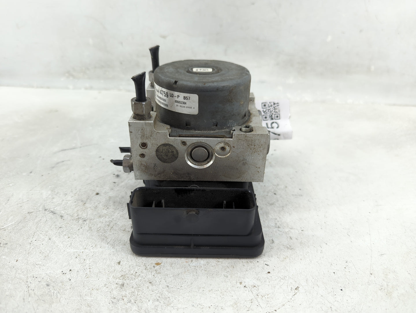 2018-2019 Chevrolet Equinox ABS Pump Control Module Replacement P/N:84414759 Fits Fits 2018 2019 2020 2021 OEM Used Auto Par