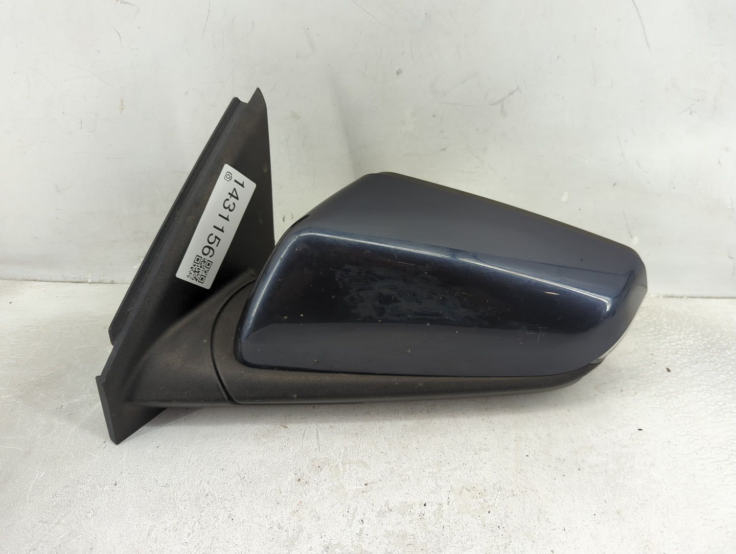 2018-2020 Chevrolet Equinox Driver Side View Mirror - Left Door Mirror OEM Used - Oemusedautoparts1.com