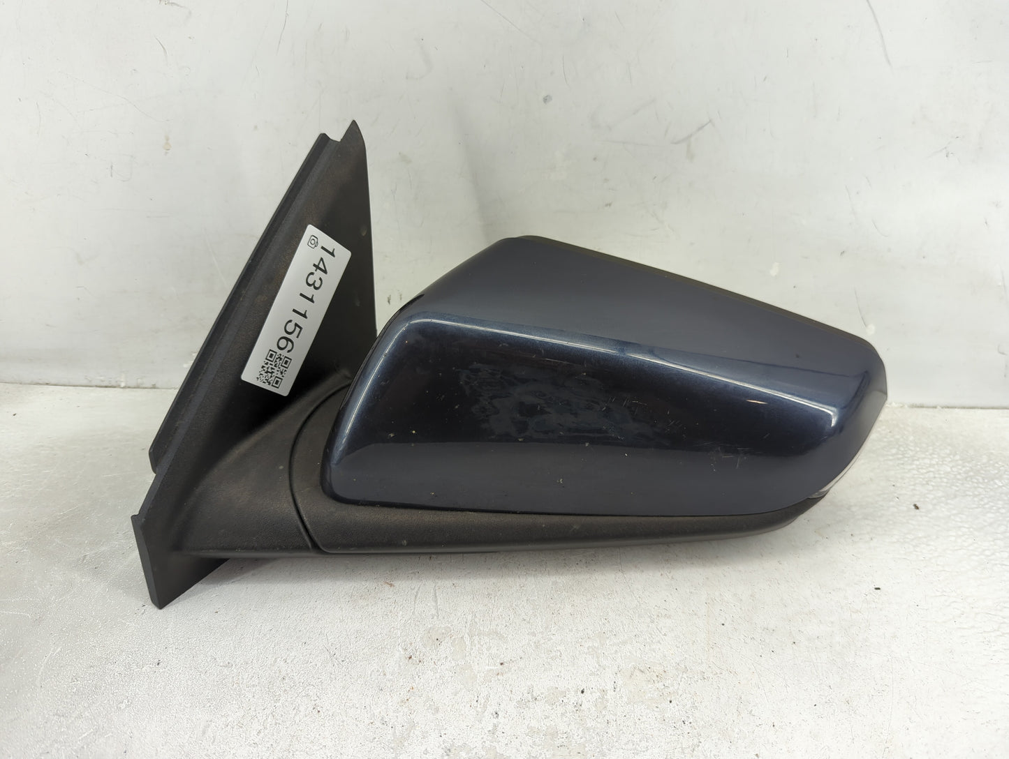 2018-2020 Chevrolet Equinox Driver Side View Mirror - Left Door Mirror OEM Used - Oemusedautoparts1.com