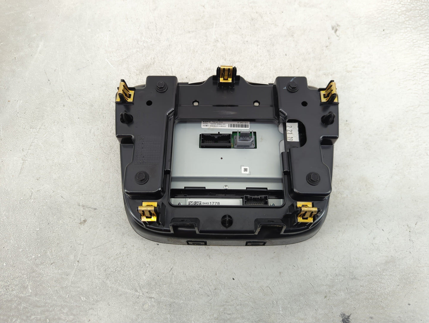 2019-2019 Chevrolet Equinox Information Display Screen Black - Oemusedautoparts1.com