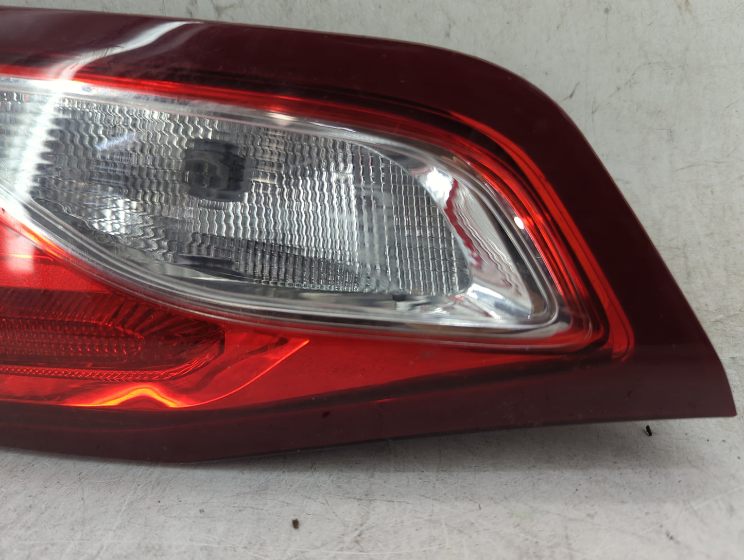 2018-2019 Chevrolet Equinox Driver Left Side Deck Lid Mounted Tail Light - Oemusedautoparts1.com
