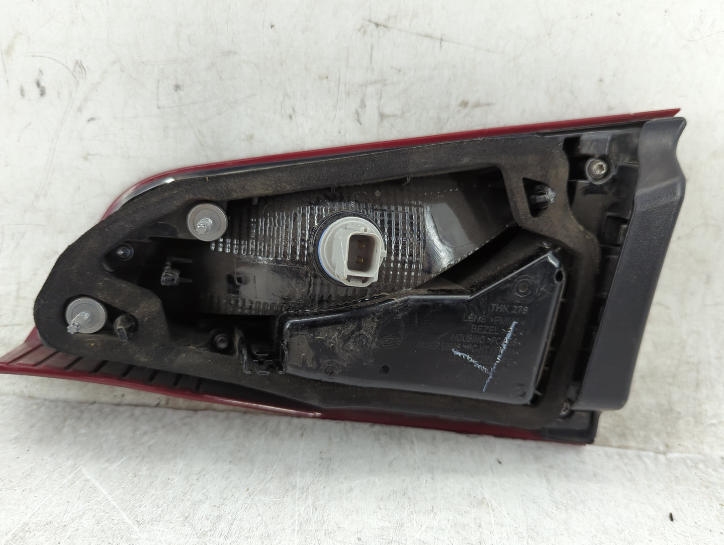 2018-2019 Chevrolet Equinox Driver Left Side Deck Lid Mounted Tail Light - Oemusedautoparts1.com