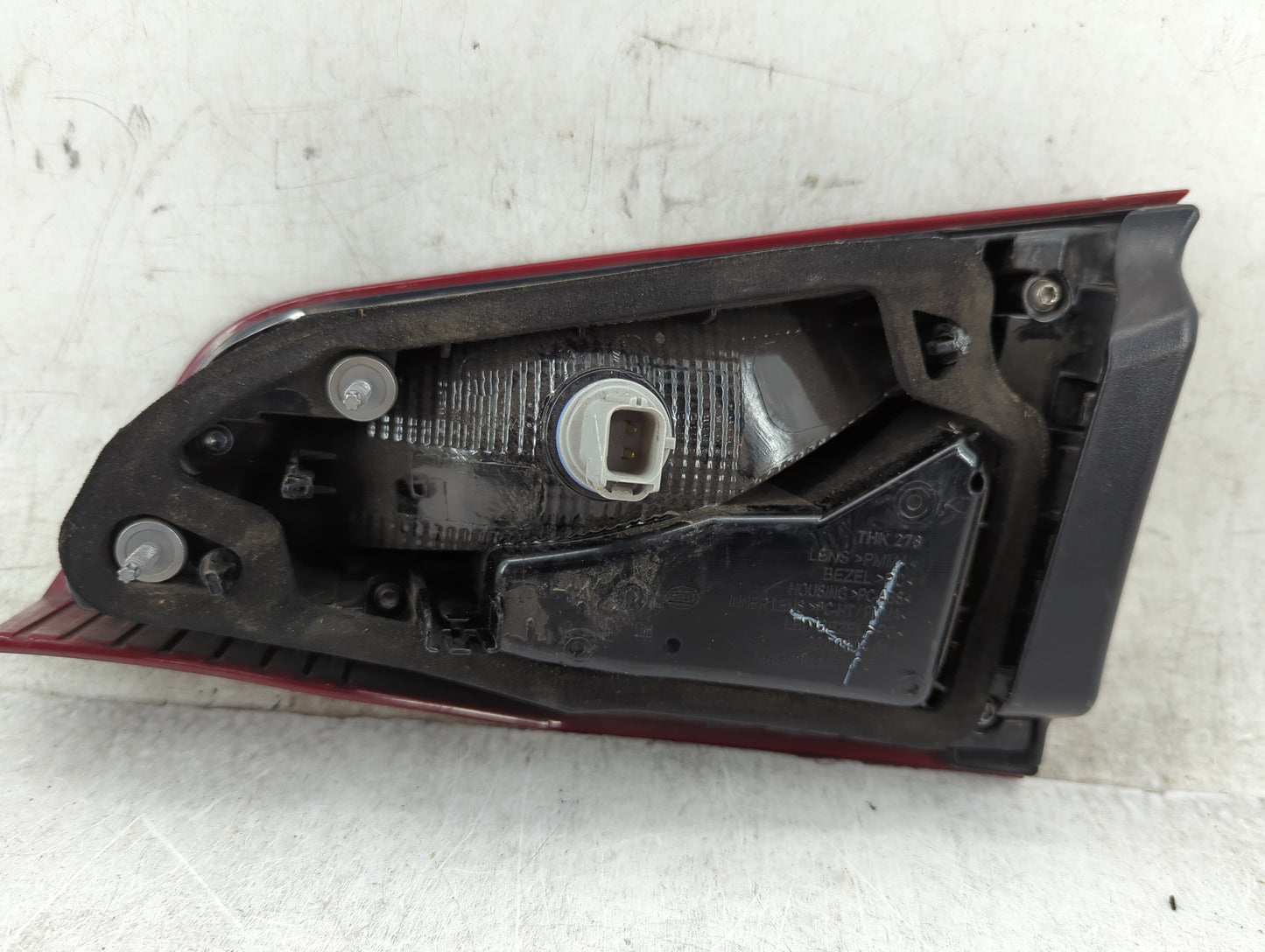 2018-2019 Chevrolet Equinox Driver Left Side Deck Lid Mounted Tail Light - Oemusedautoparts1.com