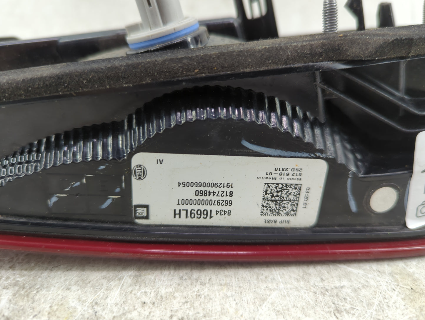 2018-2019 Chevrolet Equinox Driver Left Side Deck Lid Mounted Tail Light - Oemusedautoparts1.com