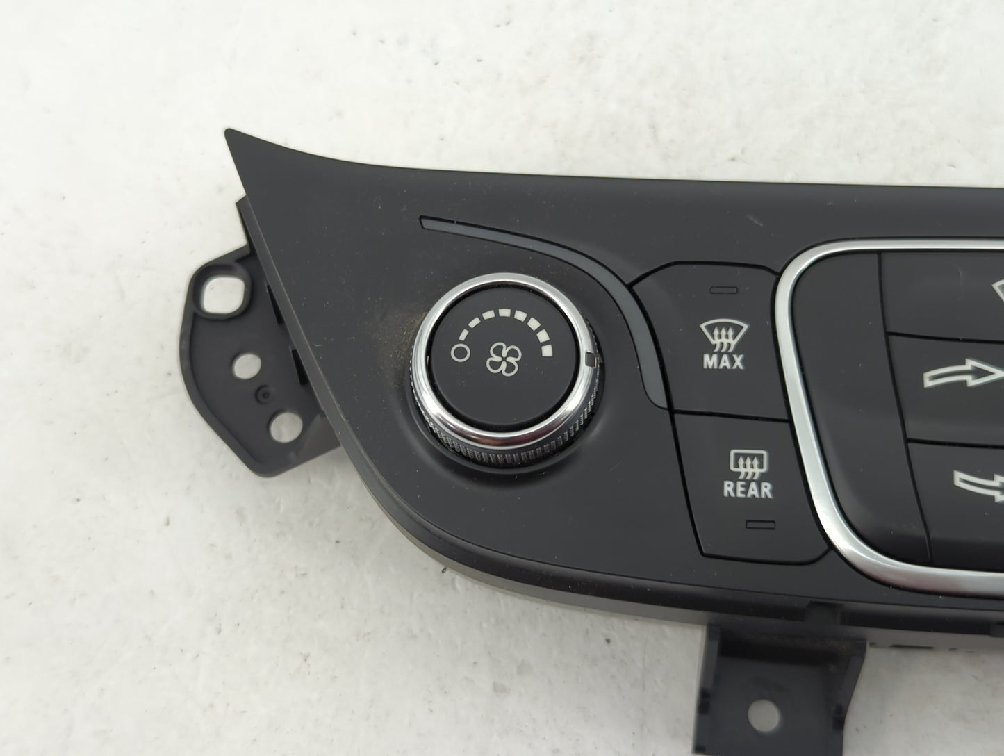 2019-2021 Chevrolet Equinox Climate Control Module Temperature AC/Heater Replacement P/N:84422503 QFGM4D4A Fits OEM Used Aut
