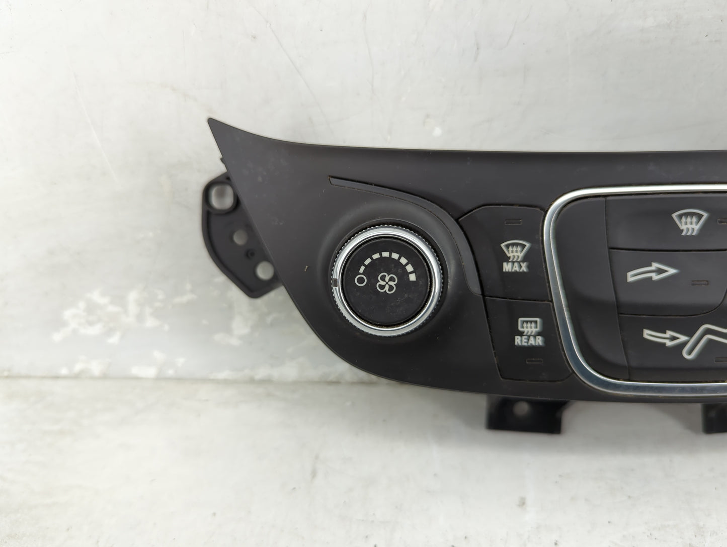 2019-2021 Chevrolet Equinox Climate Control Module Temperature AC/Heater Replacement P/N:84422503 7370200000000X Fits OEM Us