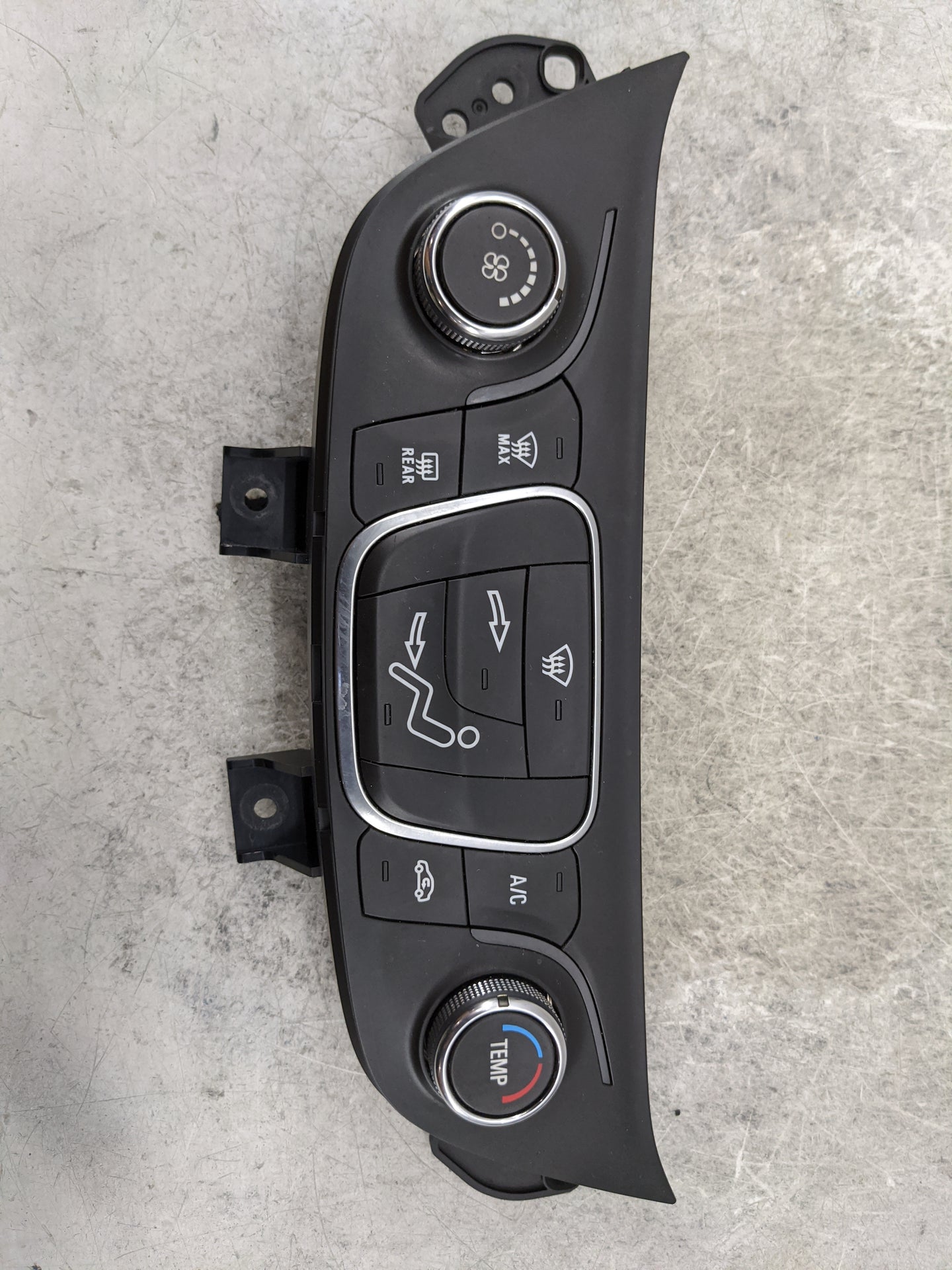 2018-2019 Chevrolet Equinox Climate Control Module Temperature AC/Heater Replacement P/N:84422503 QFGM4D4A Fits Fits 2018 20