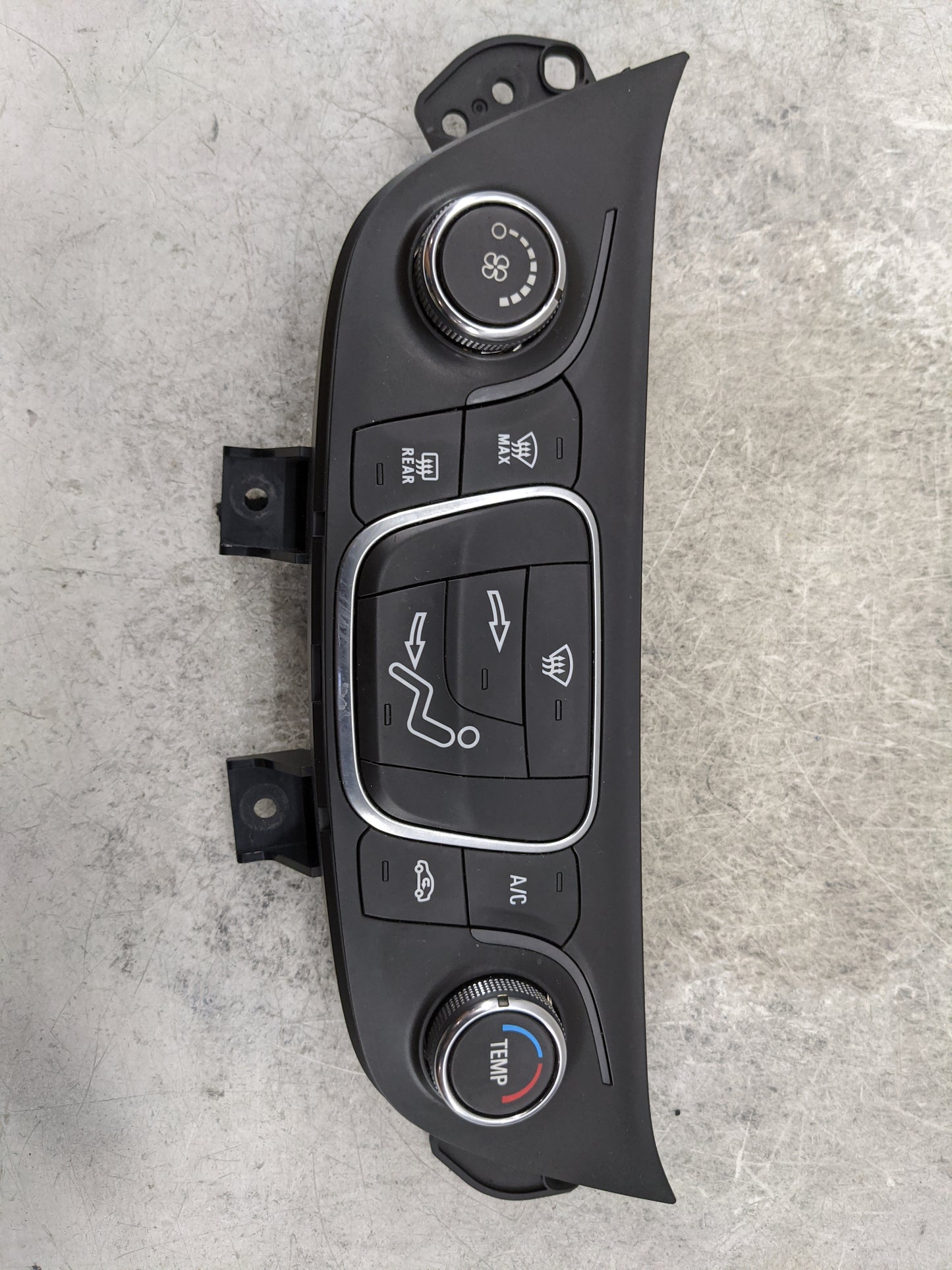 2018-2019 Chevrolet Equinox Climate Control Module Temperature AC/Heater Replacement P/N:84422503 QFGM4D4A Fits Fits 2018 20