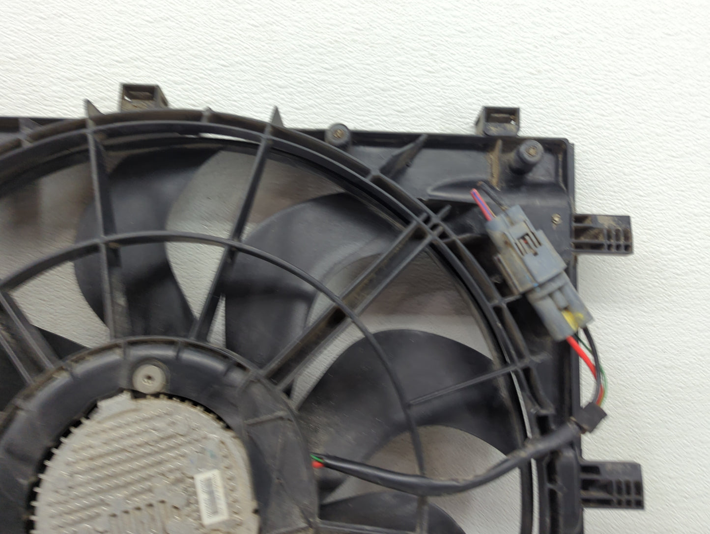 2018-2019 Chevrolet Equinox Electric Radiator Cooling Fan Motor Assembly P/N:VALEO T58594A 500 S4444451 Fits Fits 2018 2019 
