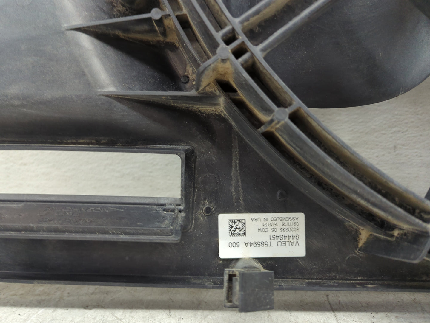 2018-2019 Chevrolet Equinox Electric Radiator Cooling Fan Motor Assembly P/N:VALEO T58594A 500 S4444451 Fits Fits 2018 2019 