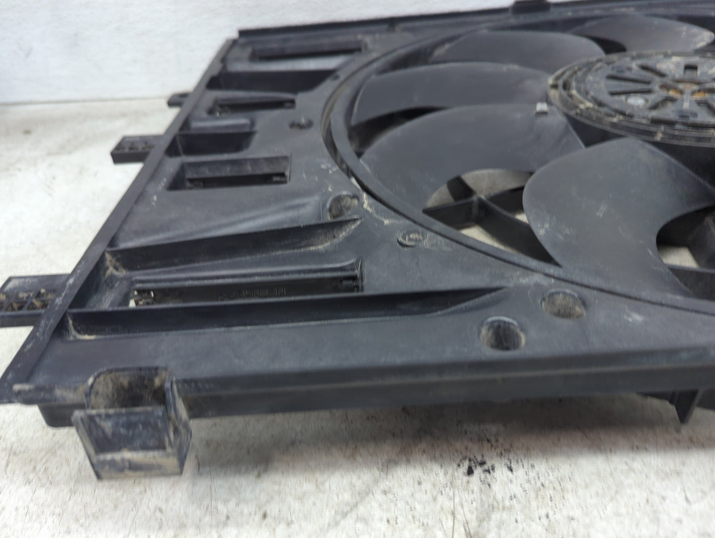 2018-2019 Chevrolet Equinox Electric Radiator Cooling Fan Motor Assembly P/N:VALEO T58594A 500 S4444451 Fits Fits 2018 2019 