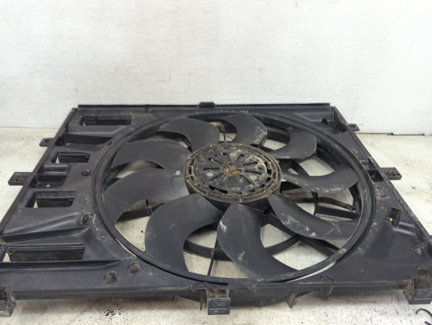 2018-2019 Chevrolet Equinox Electric Radiator Cooling Fan Motor Assembly P/N:VALEO T58594A 500 S4444451 Fits Fits 2018 2019 