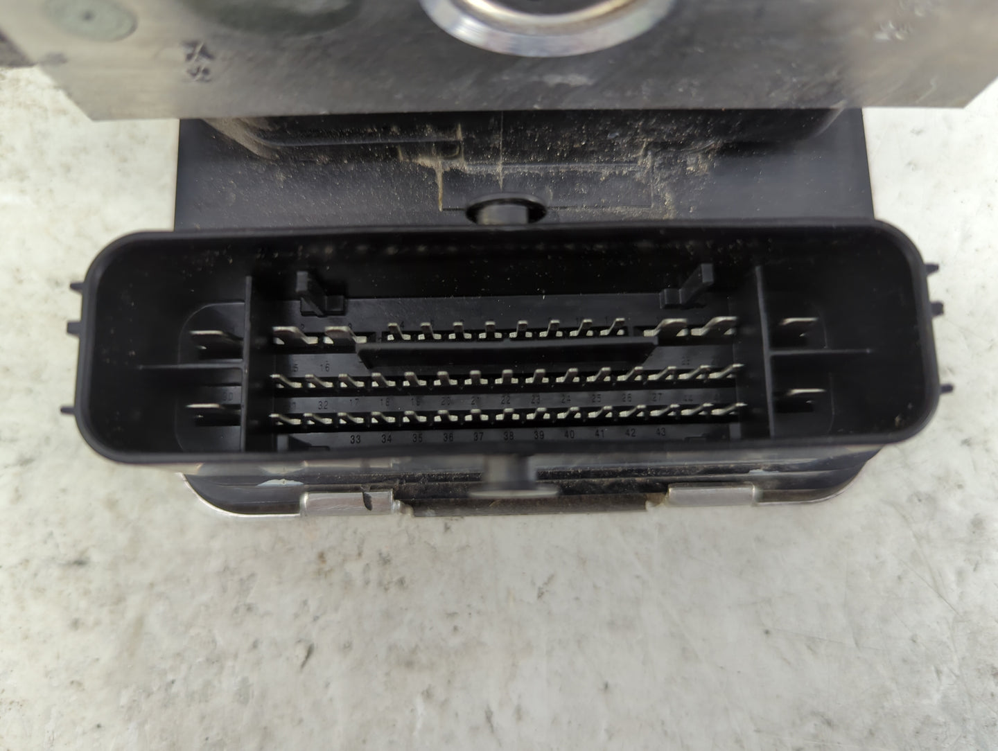 2019-2020 Chevrolet Equinox ABS Pump Control Module Replacement P/N:84715331 68212819 Fits Fits 2019 2020 2021 2022 OEM Used