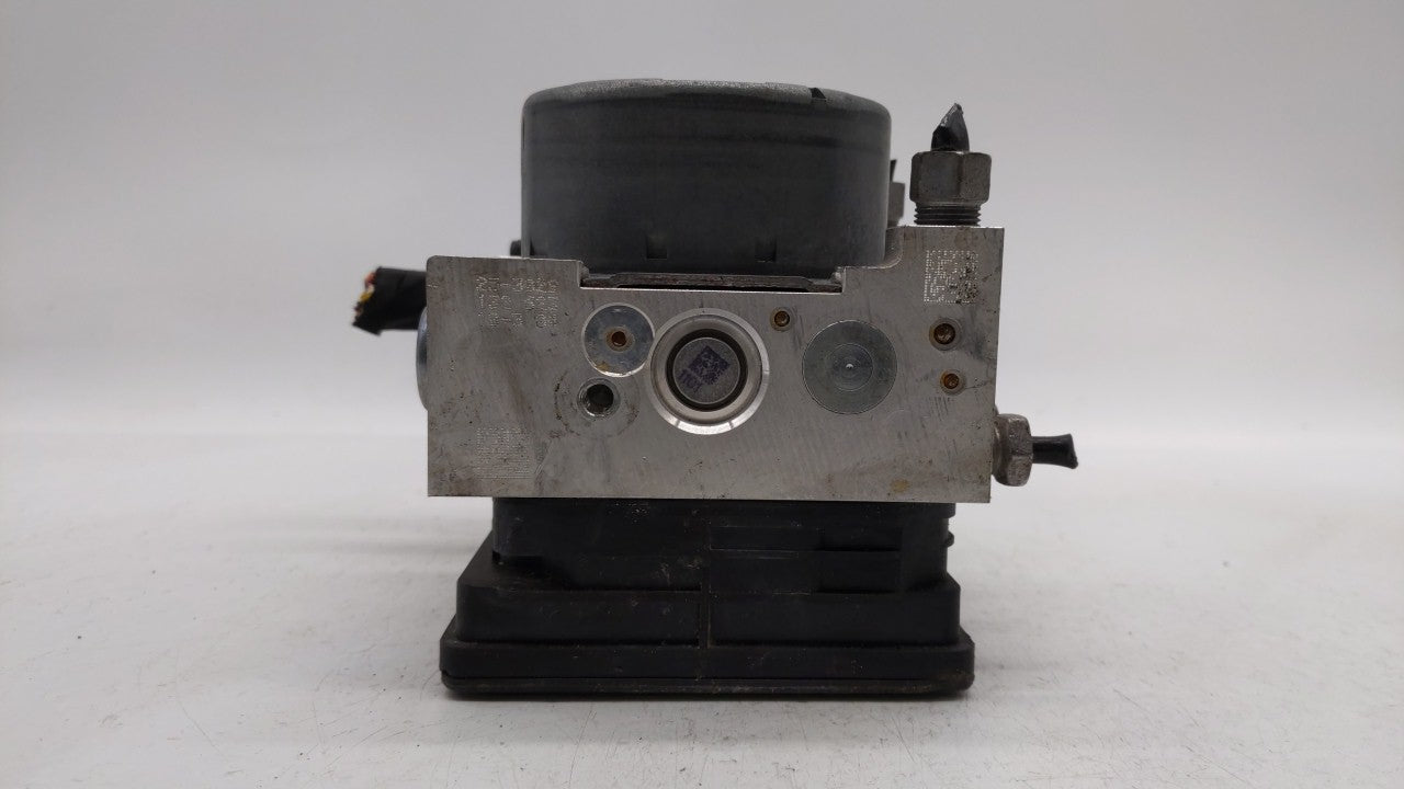 2018-2019 Chevrolet Equinox ABS Pump Control Module Replacement P/N:84718763 Fits Fits 2018 2019 2020 2021 OEM Used Auto Par
