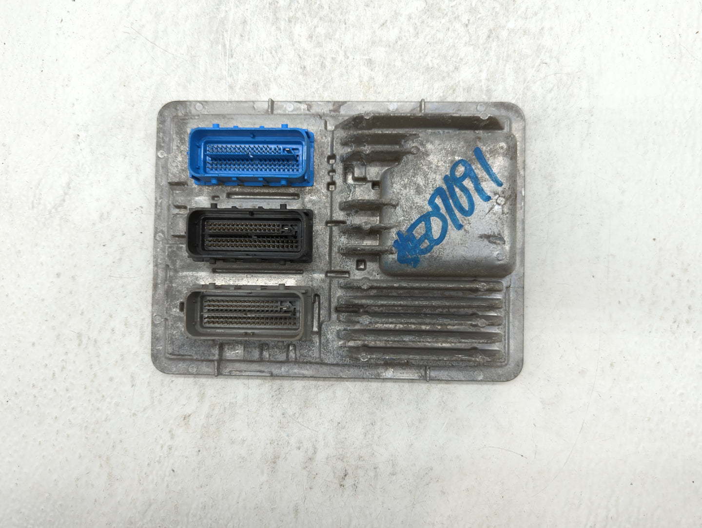 2018-2019 Chevrolet Equinox PCM Engine Control Computer ECU ECM PCU OEM P/N:12697837 12687328, 12696201 Fits Fits 2017 2018 