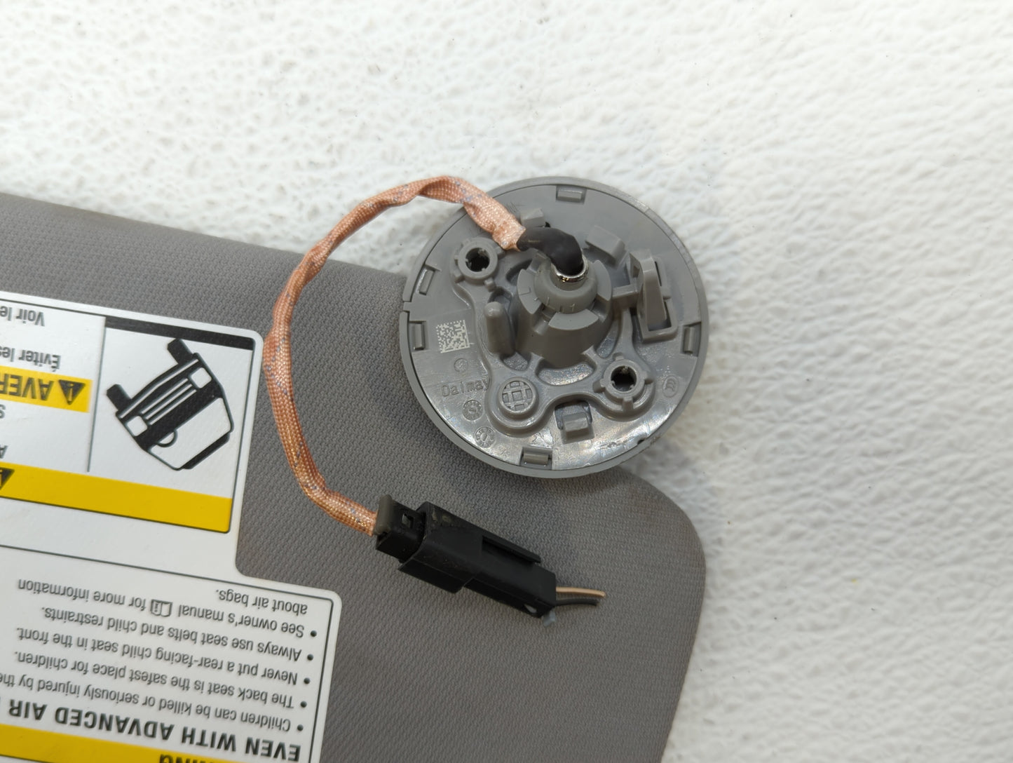 2018-2019 Chevrolet Equinox Sun Visor Shade Replacement Driver Left Mirror Fits Fits 2018 2019 OEM Used Auto Parts - Oemused