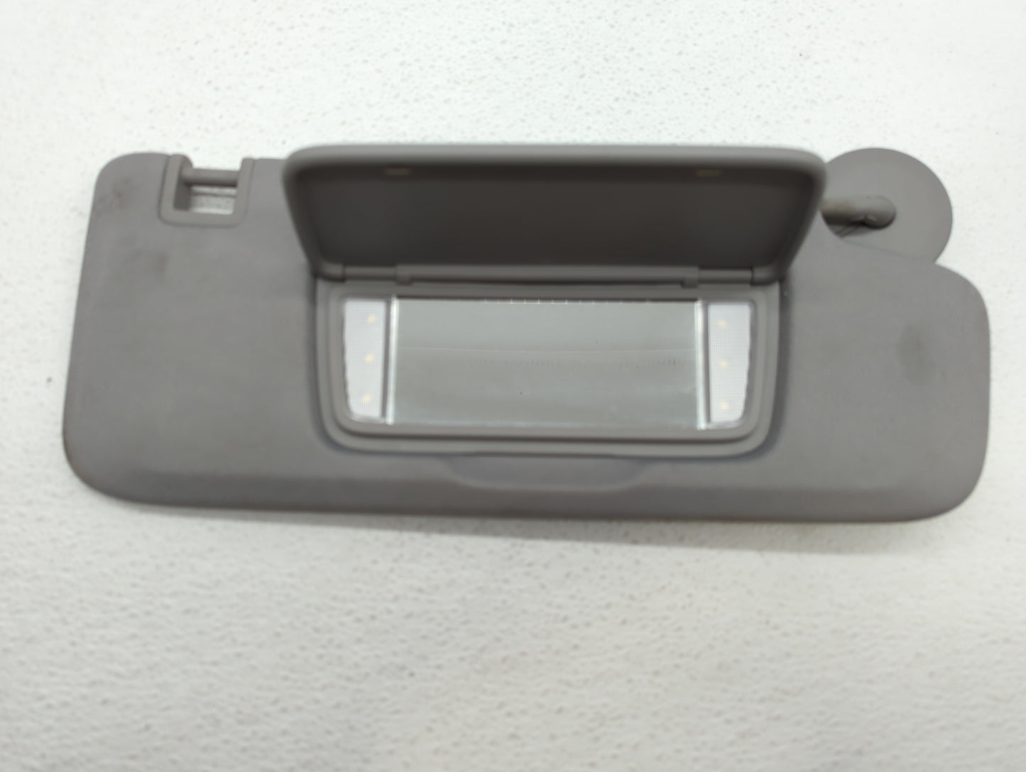 2018-2019 Chevrolet Equinox Sun Visor Shade Replacement Passenger Right Mirror Fits Fits 2018 2019 OEM Used Auto Parts - Oem