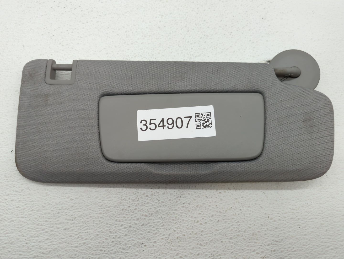 2018-2019 Chevrolet Equinox Sun Visor Shade Replacement Passenger Right Mirror Fits Fits 2018 2019 OEM Used Auto Parts - Oem