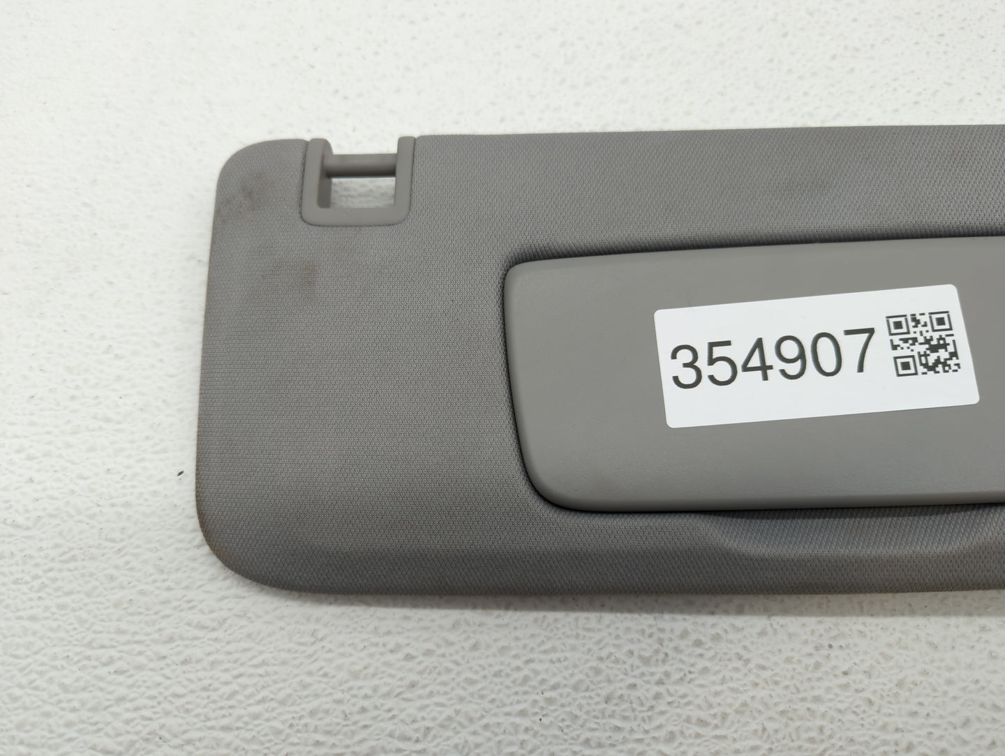 2018-2019 Chevrolet Equinox Sun Visor Shade Replacement Passenger Right Mirror Fits Fits 2018 2019 OEM Used Auto Parts - Oem