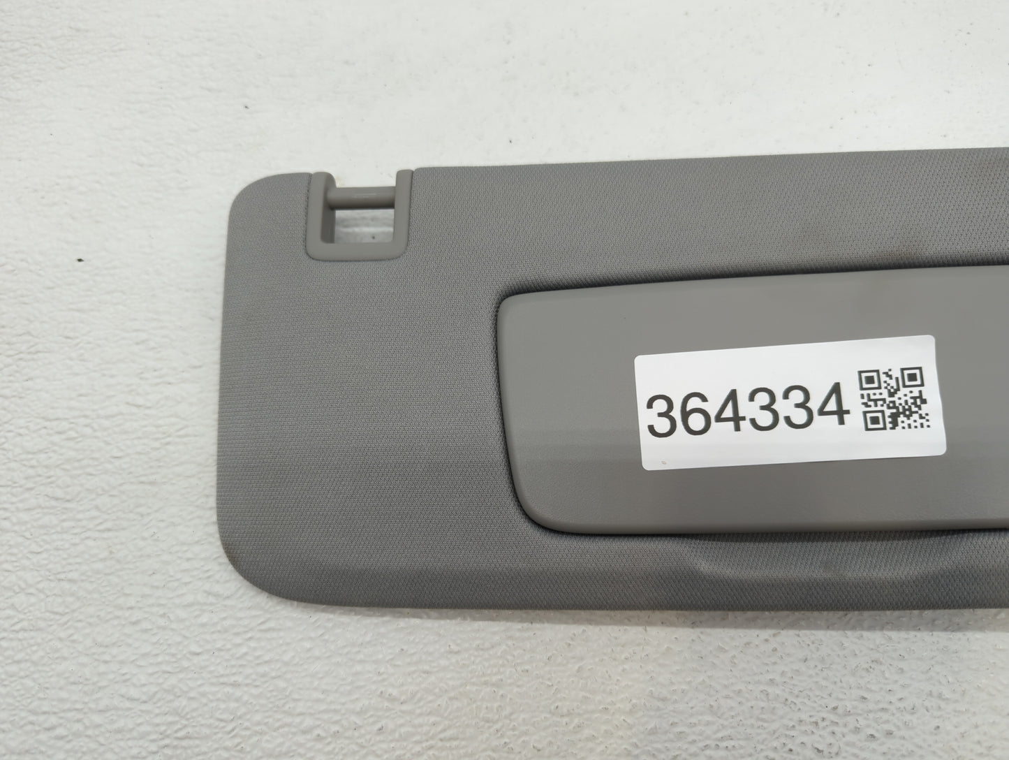 2018-2019 Chevrolet Equinox Sun Visor Shade Replacement Passenger Right Mirror Fits Fits 2018 2019 OEM Used Auto Parts - Oem