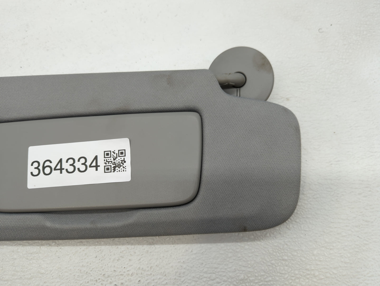 2018-2019 Chevrolet Equinox Sun Visor Shade Replacement Passenger Right Mirror Fits Fits 2018 2019 OEM Used Auto Parts - Oem