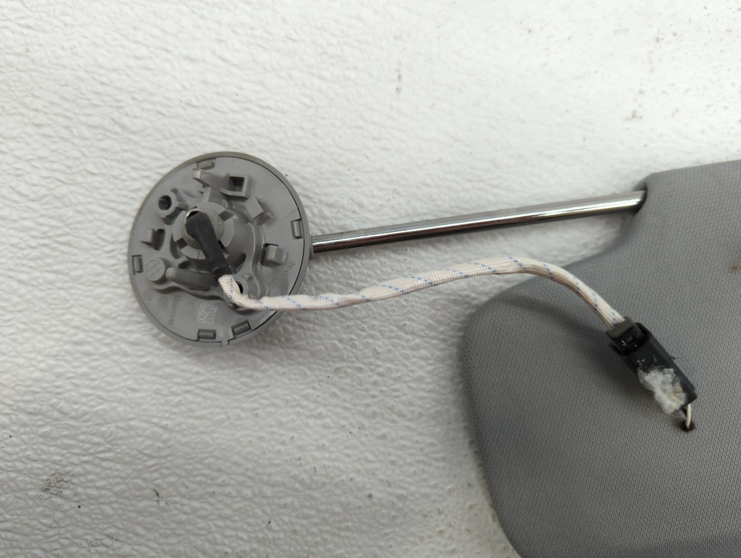 2018-2019 Chevrolet Equinox Sun Visor Shade Replacement Passenger Right Mirror Fits Fits 2018 2019 OEM Used Auto Parts - Oem