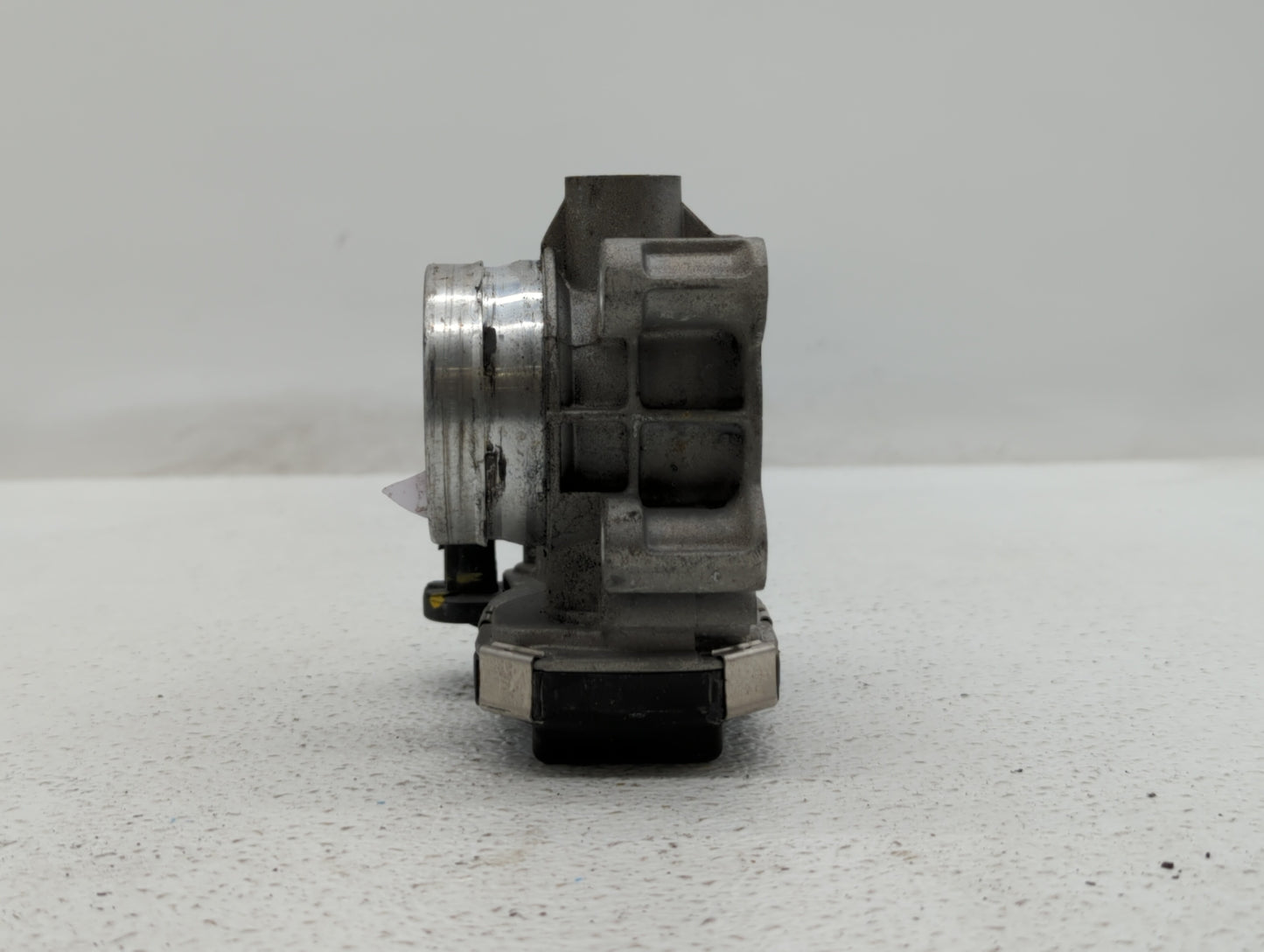 2018-2019 Chevrolet Equinox Throttle Body P/N:12671379AA Fits Fits 2016 2017 2018 2019 OEM Used Auto Parts - Oemusedautopart