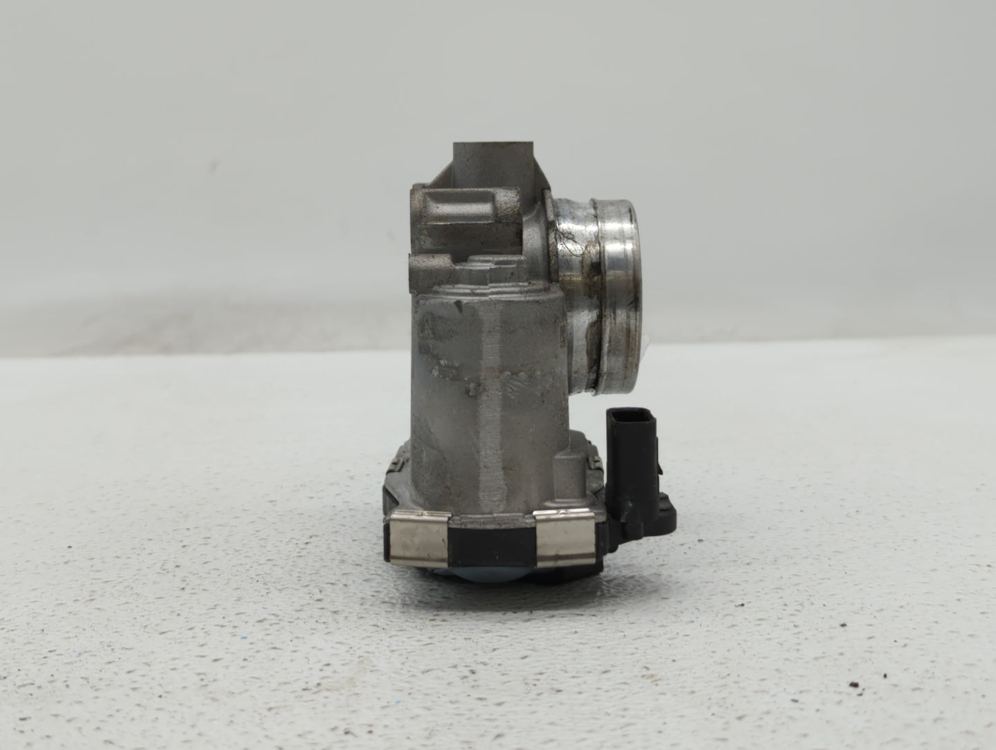 2018-2019 Chevrolet Equinox Throttle Body P/N:12671379AA Fits Fits 2016 2017 2018 2019 OEM Used Auto Parts - Oemusedautopart