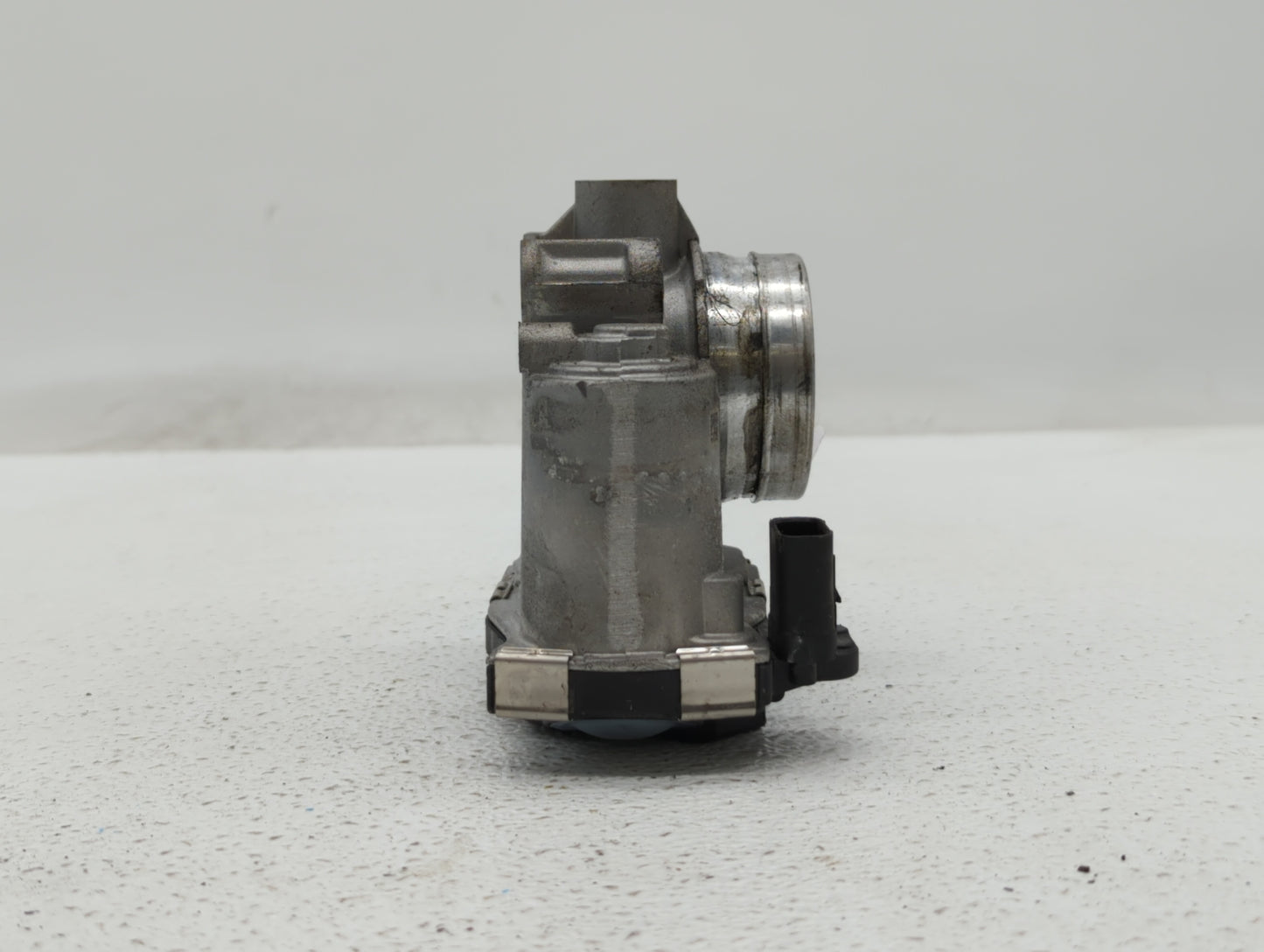 2018-2019 Chevrolet Equinox Throttle Body P/N:12671379AA Fits Fits 2016 2017 2018 2019 OEM Used Auto Parts - Oemusedautopart