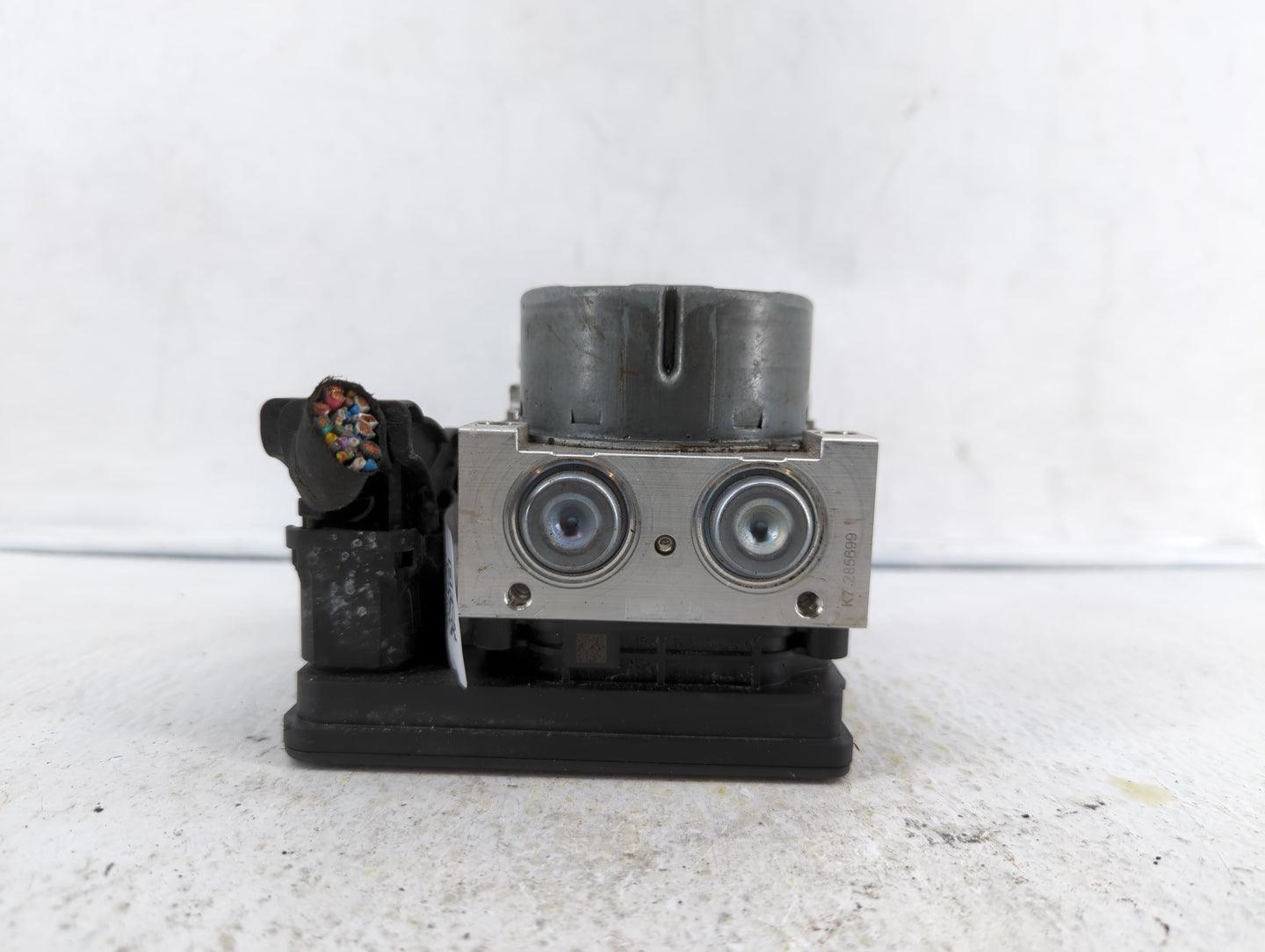 2018-2019 Chevrolet Equinox ABS Pump Control Module Replacement P/N:84560131 84342052, 84646849, 84715330 Fits Fits 2018 201