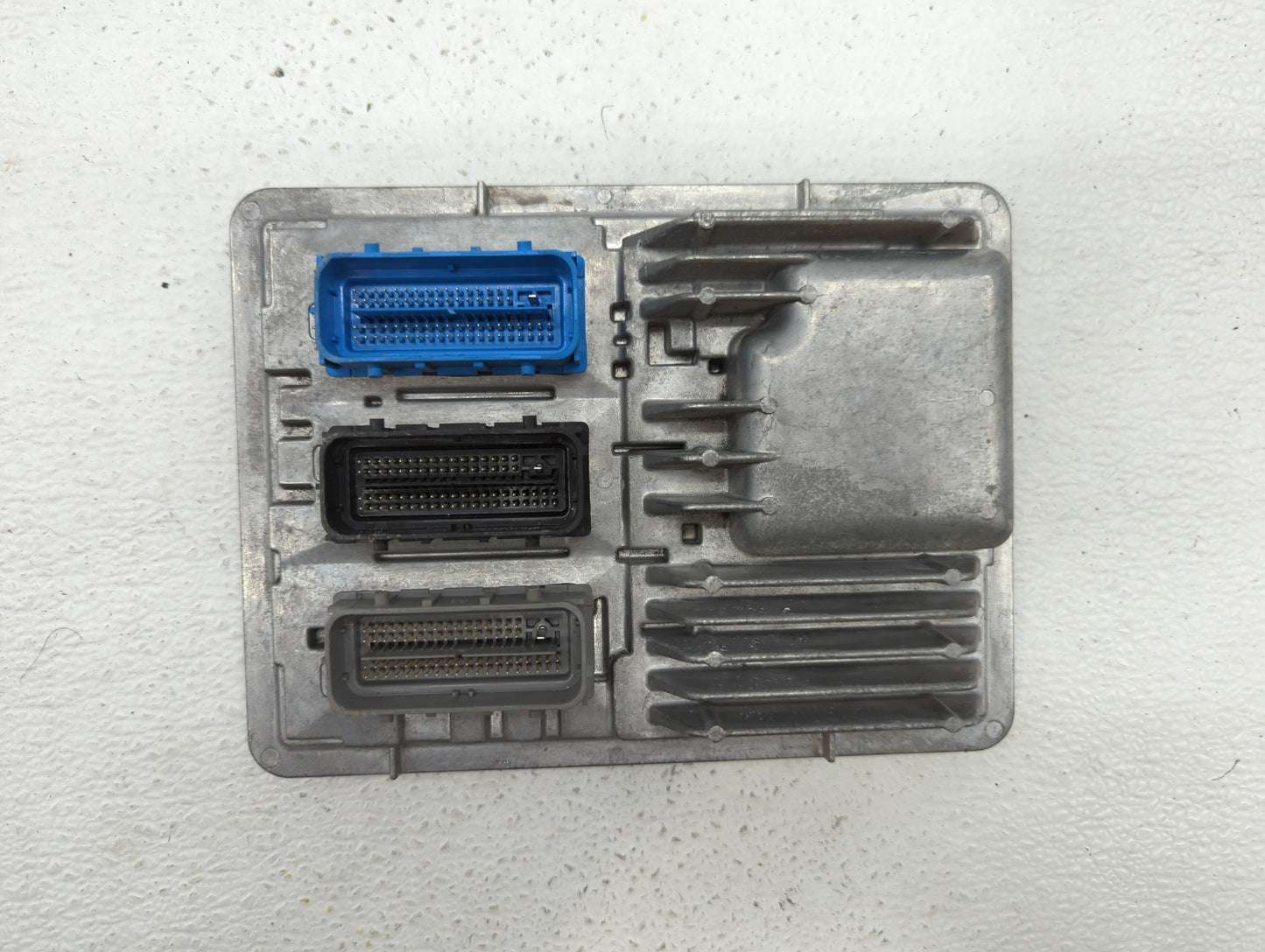 2018-2019 Chevrolet Equinox PCM Engine Control Computer ECU ECM PCU OEM P/N:12677677 12686384, 12669908 Fits Fits 2017 2018 