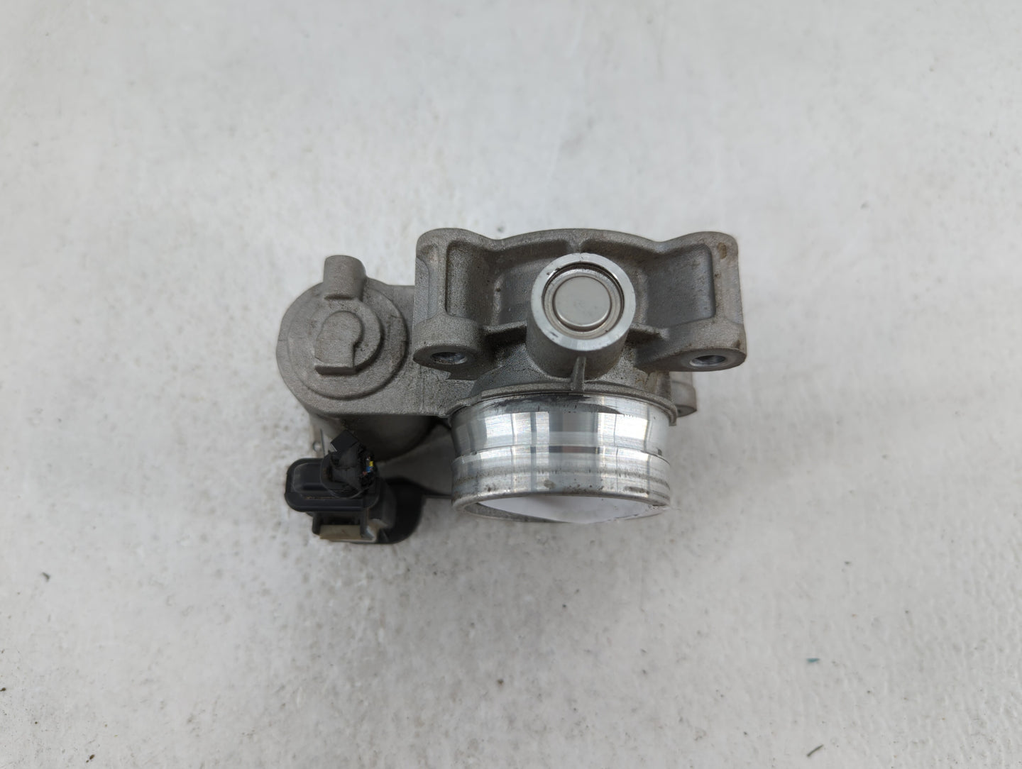 2018-2019 Chevrolet Equinox Throttle Body P/N:12671379AA Fits Fits 2016 2017 2018 2019 OEM Used Auto Parts - Oemusedautopart
